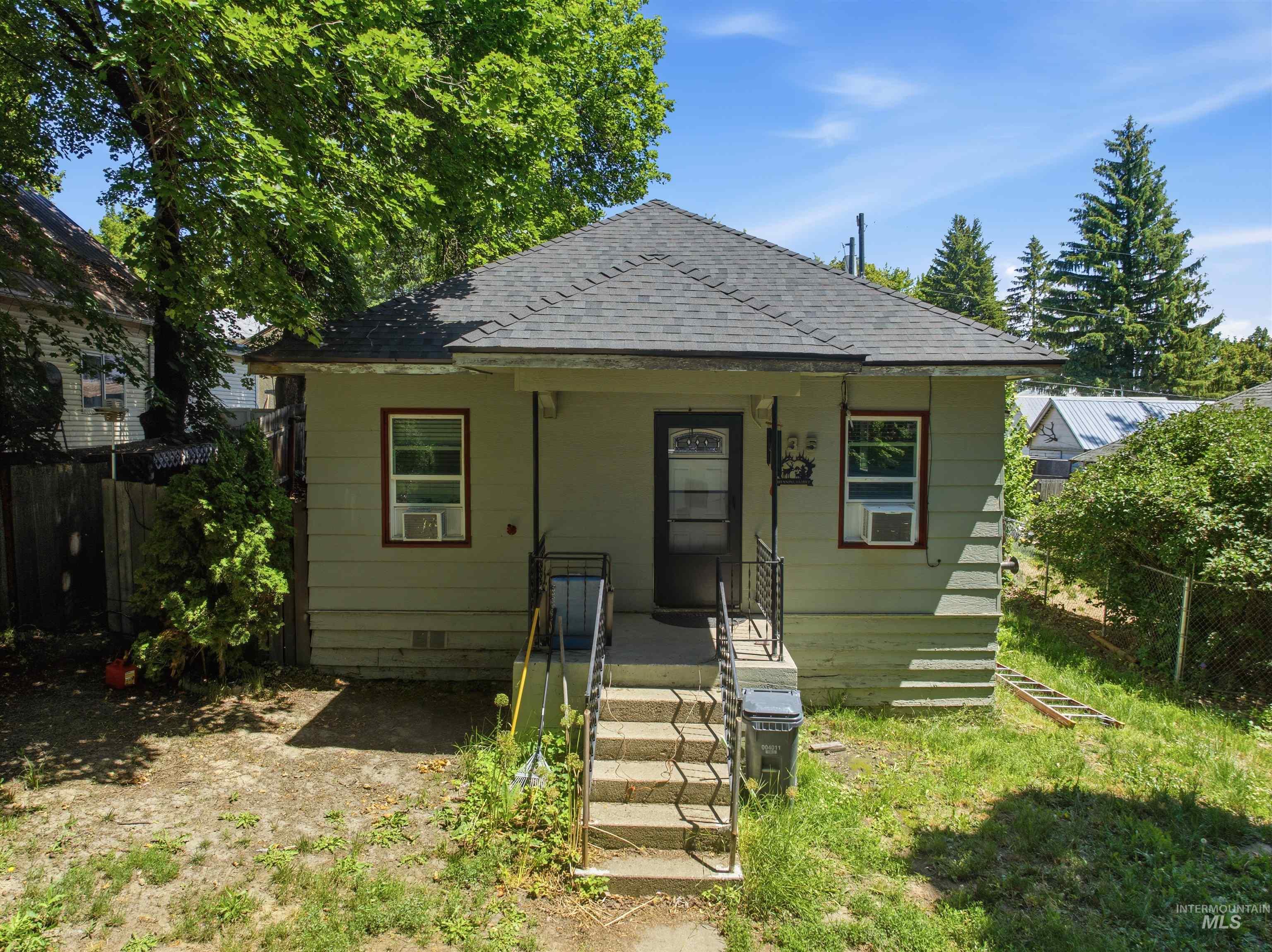 735 Oak St, Potlatch ID 83855