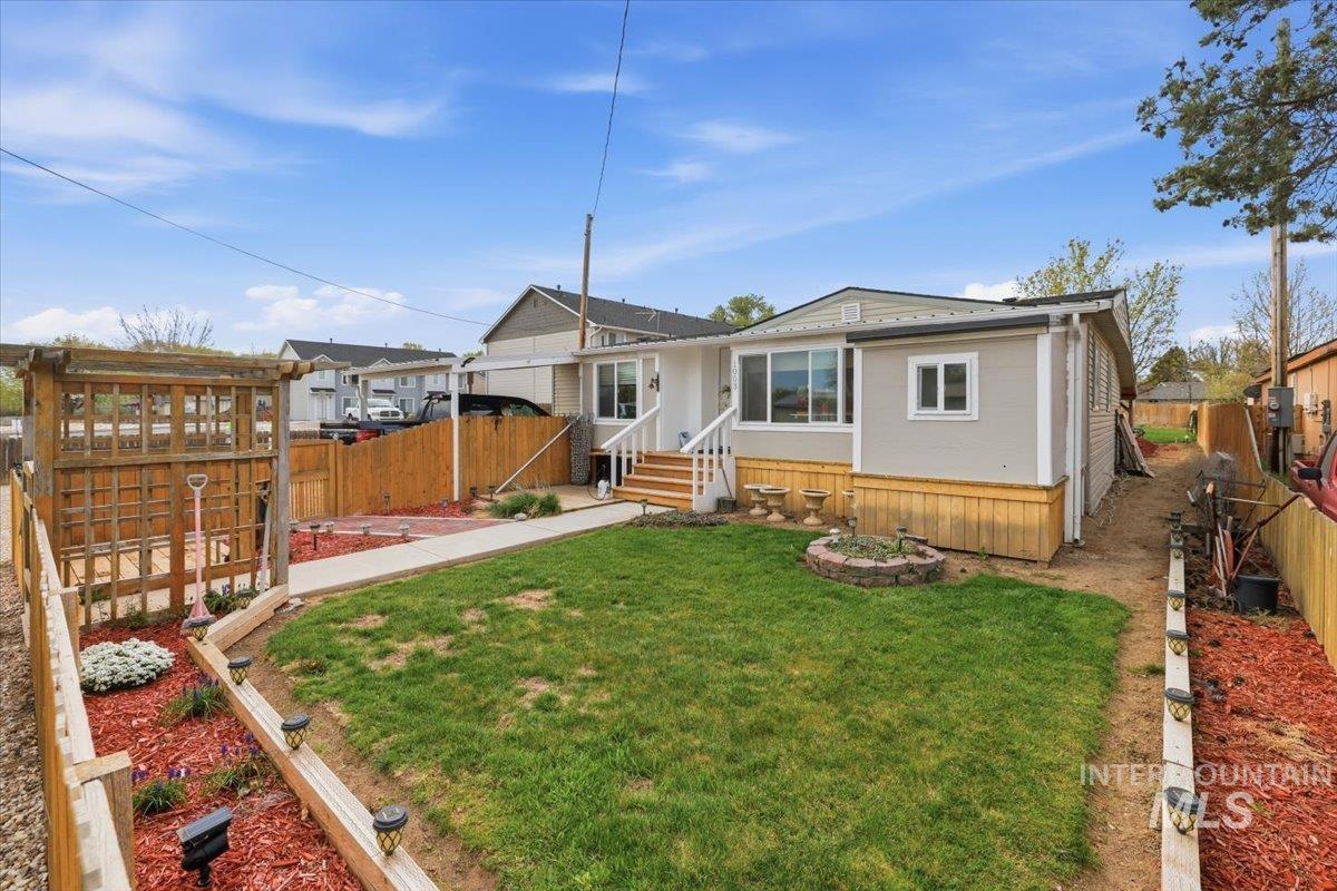 1003 E Iowa Ave, Nampa ID 83686