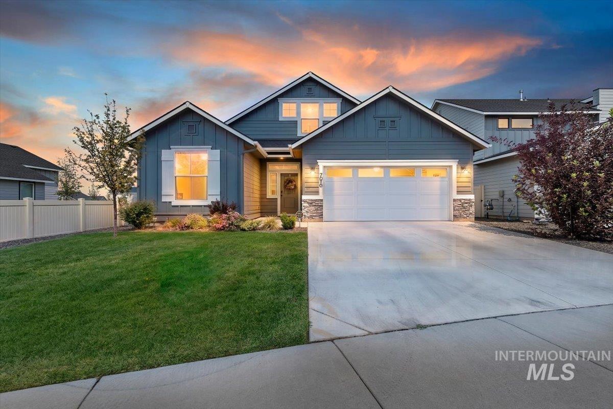 7010 W W Grand Rapids Dr, Meridian ID 83646