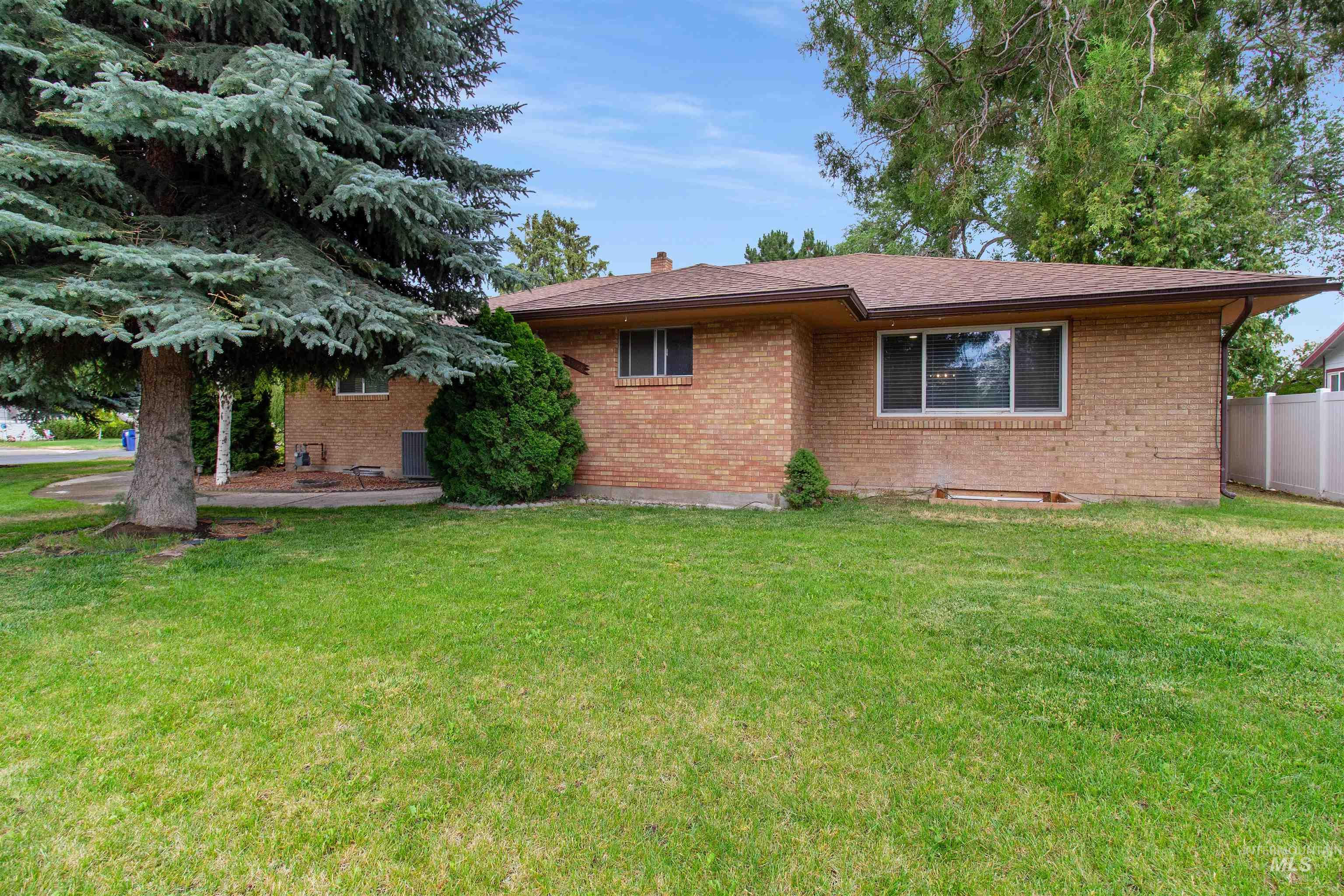 1968 Falls Ave E, Twin Falls ID 83301