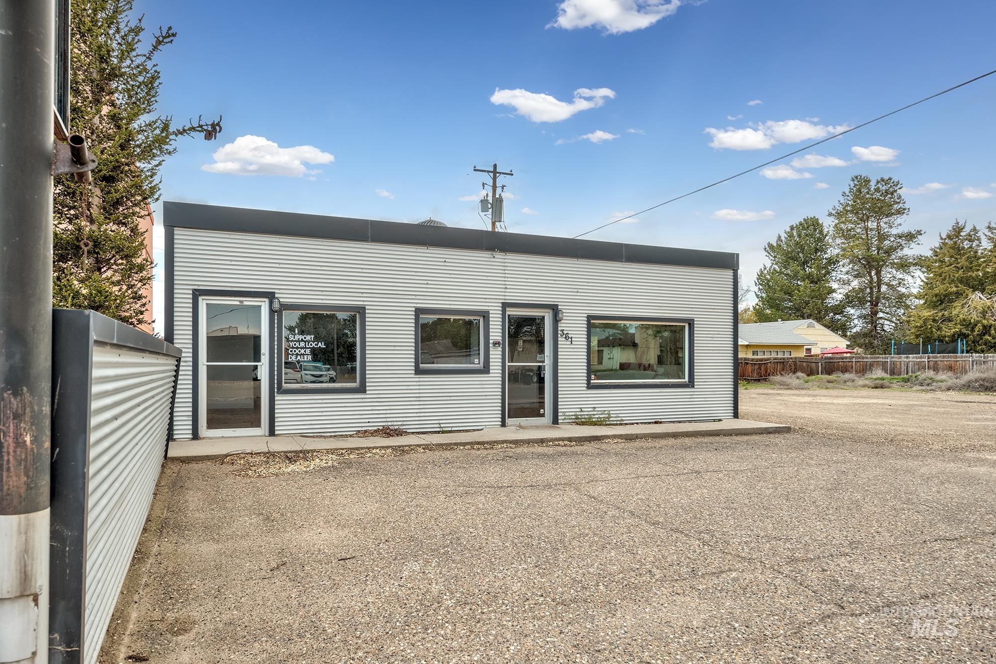 361 SW 12th St, Ontario OR 97914