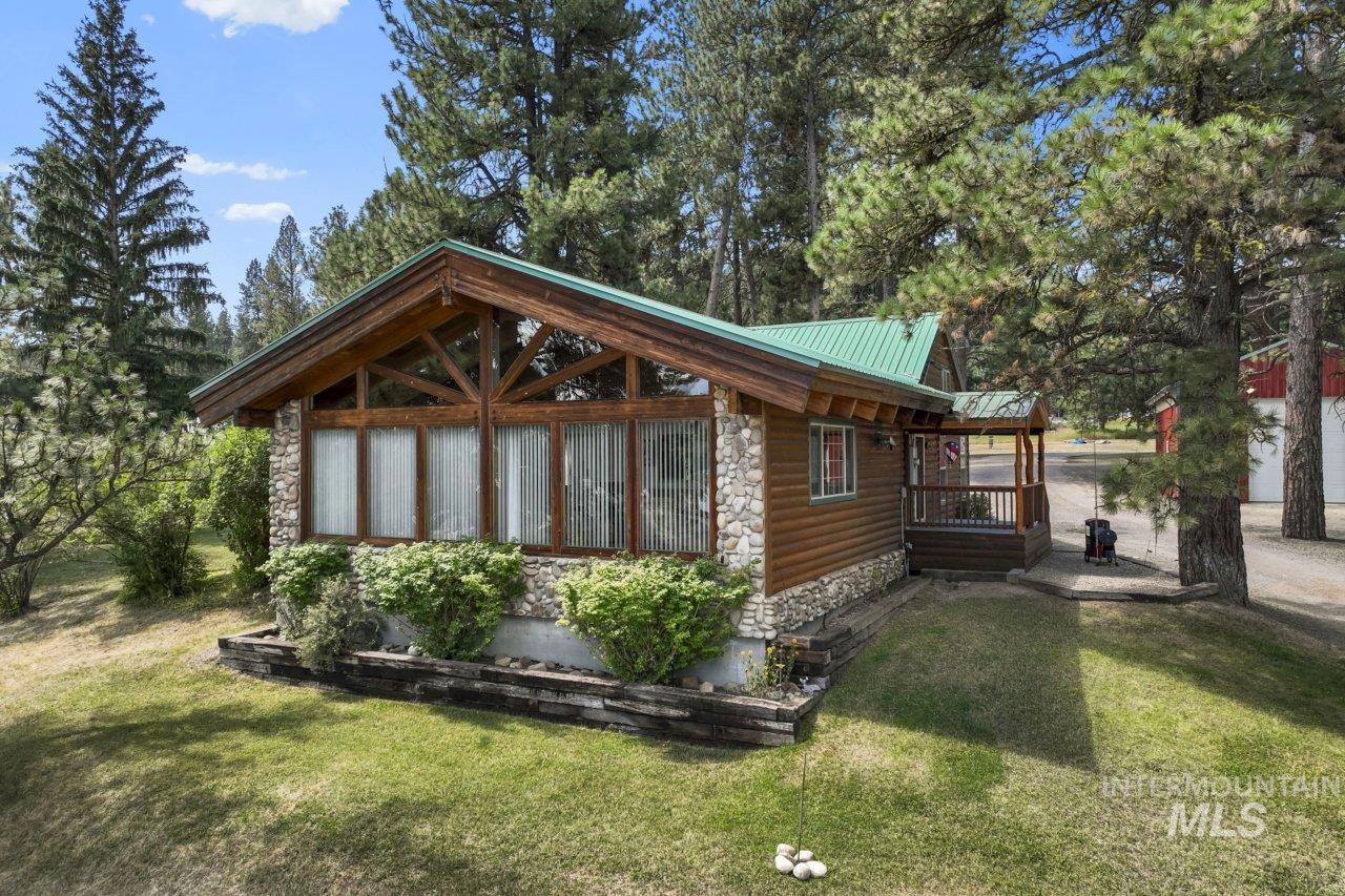 739 S Main St, Cascade ID 83611