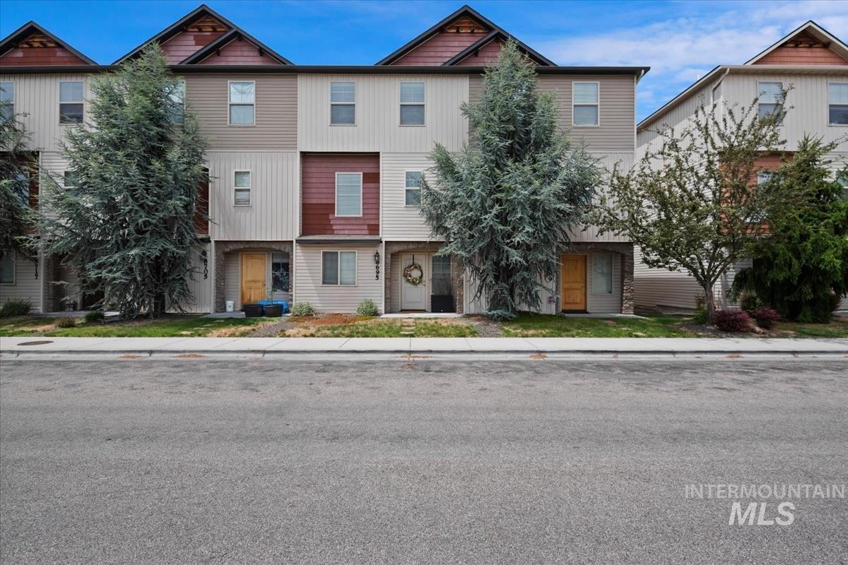 8695 W Pine Valley Ln, Boise ID 83709