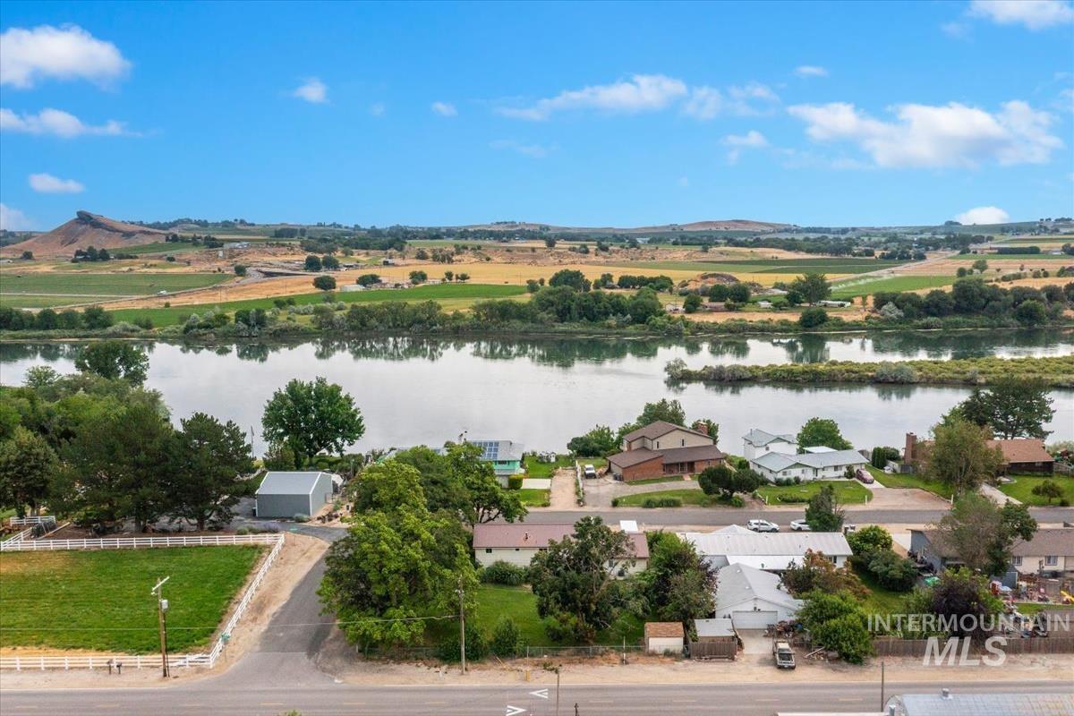 302 River View Dr, Marsing ID 83639