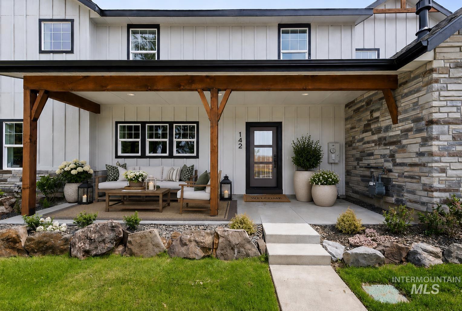 142 N Edgewood Ln, Eagle ID 83616