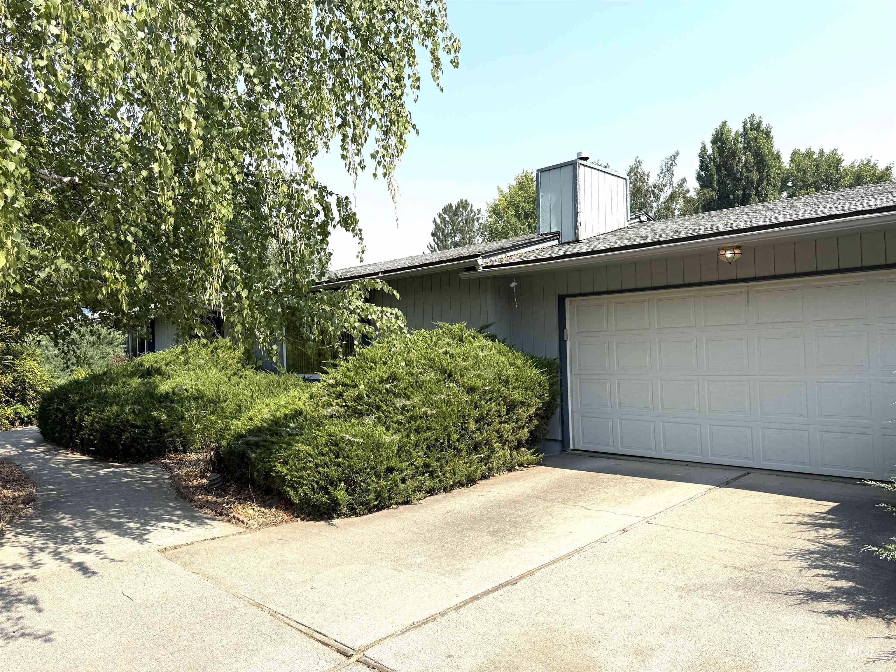 1324 Ponderosa, Moscow ID 83843