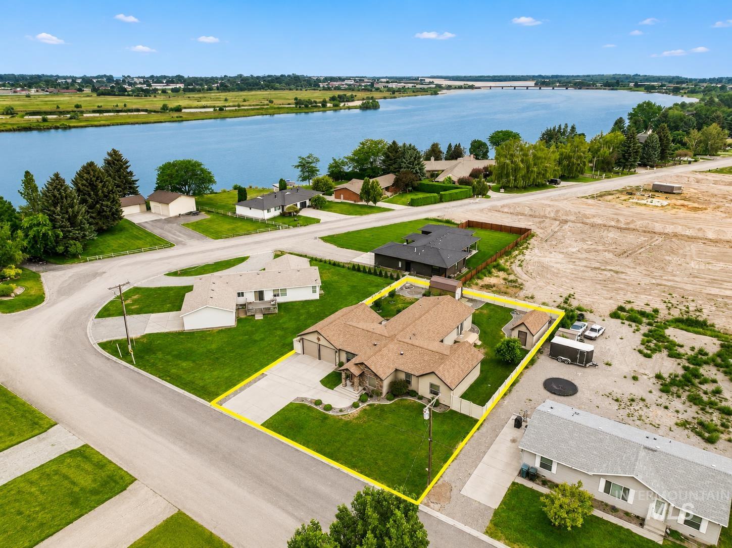 1811 W St, Heyburn ID 83336