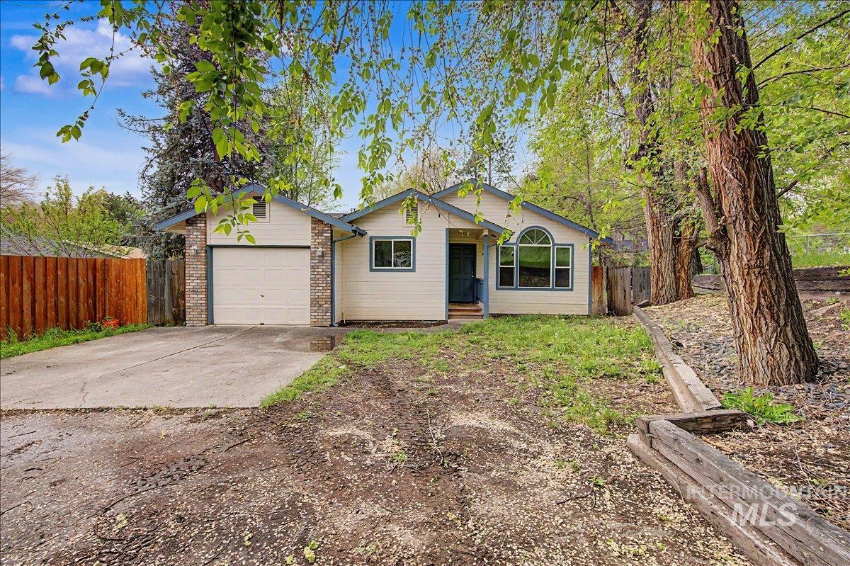 2501 W Hill Rd, Boise ID 83702