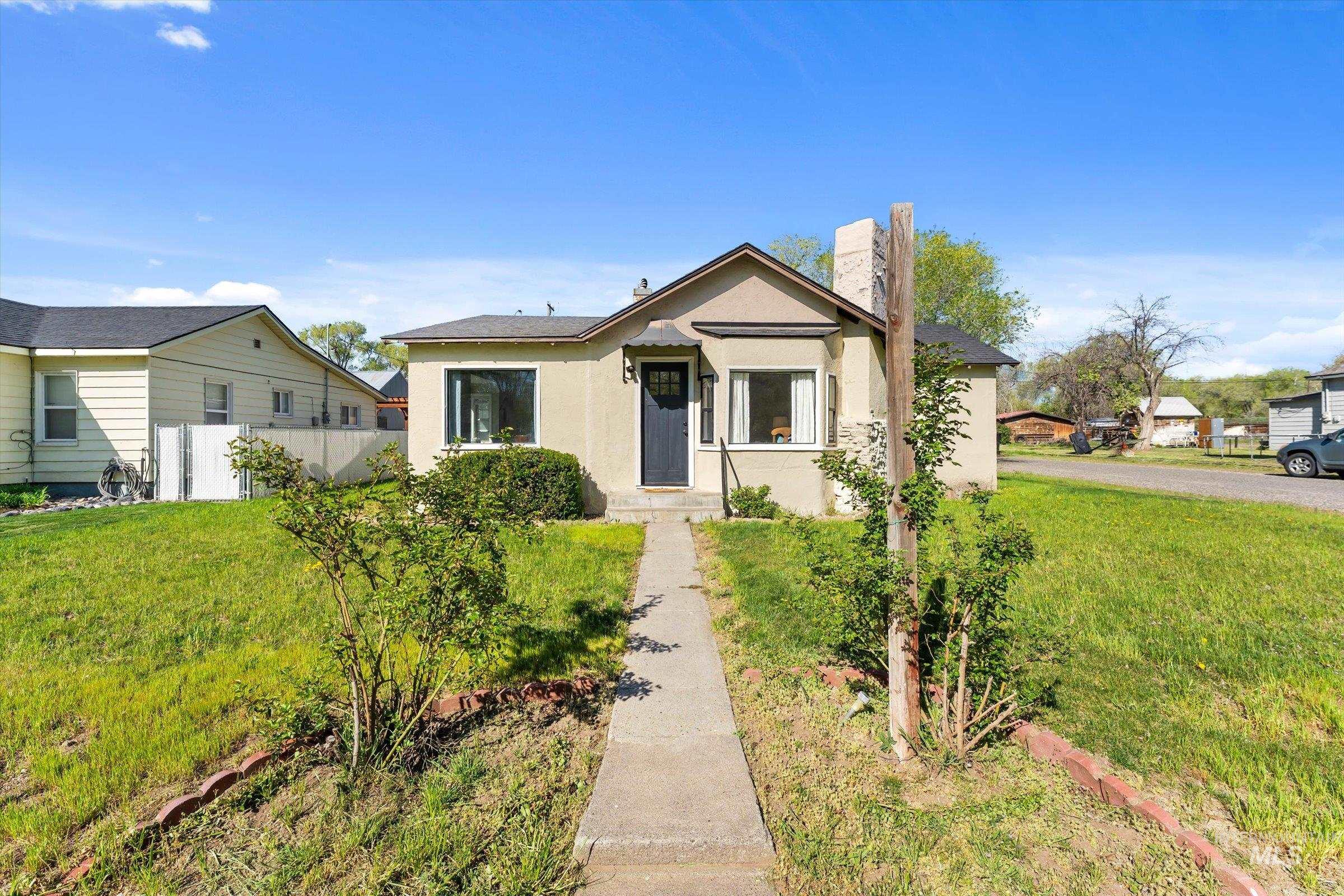 285 N Alton Ave, Glenns Ferry ID 83623