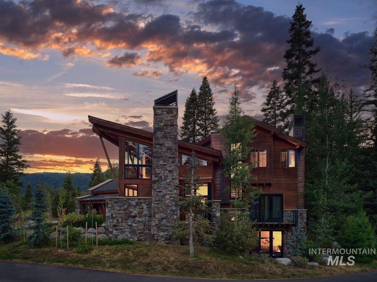 16 Steelhead Court, Donnelly ID 83615