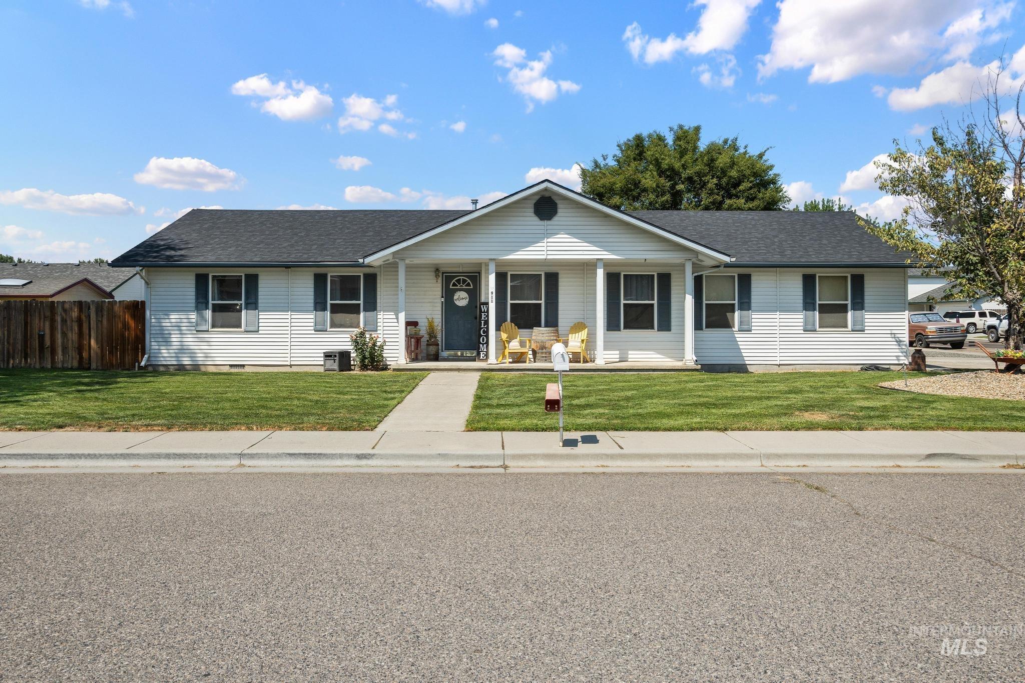 911 Jonathan St, Fruitland ID 83619
