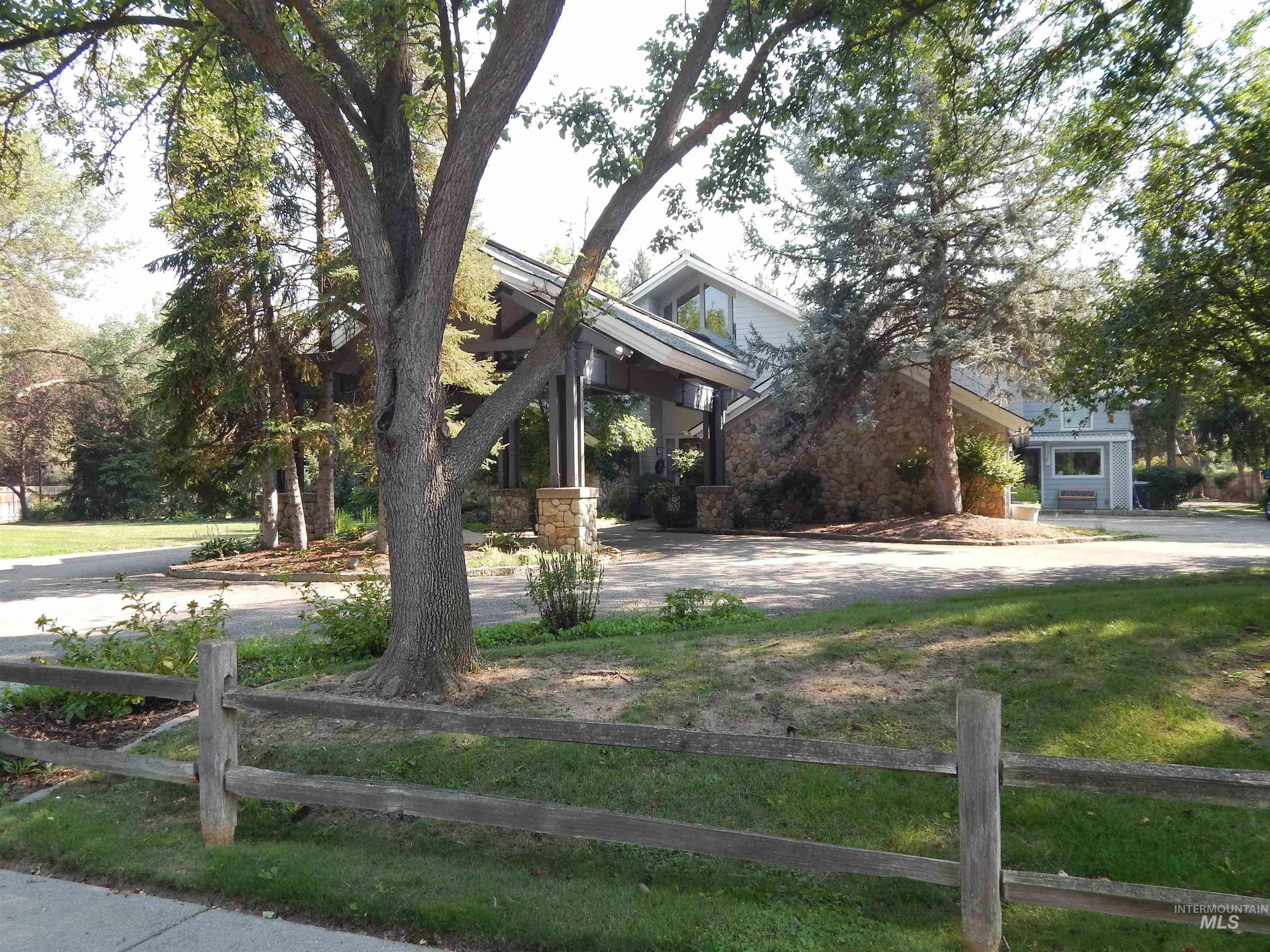 3065 S Whitepost Way, Eagle ID 83616