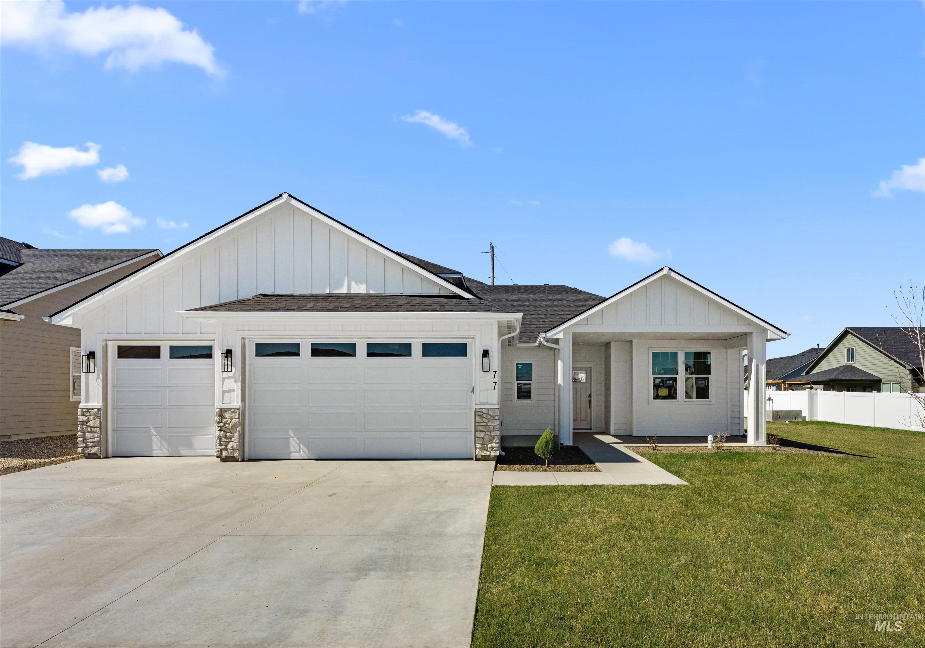 77 S Daybreak Ave, Nampa ID 83687