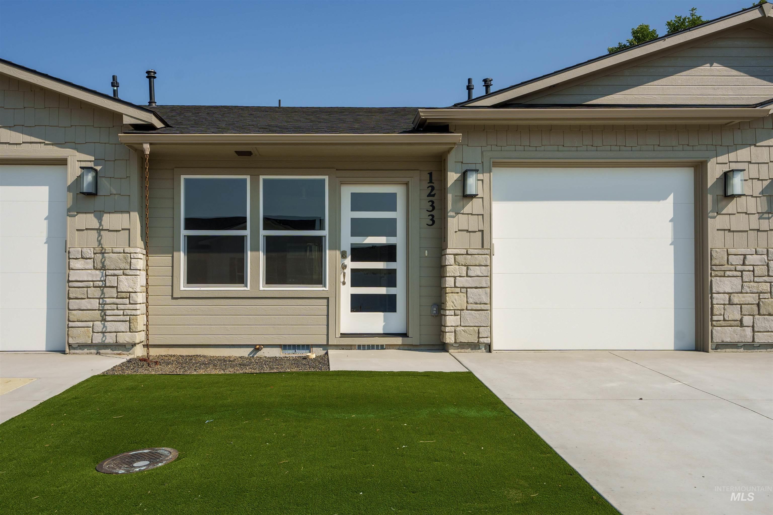 1233 Phillips Circle, Ontario OR 97914