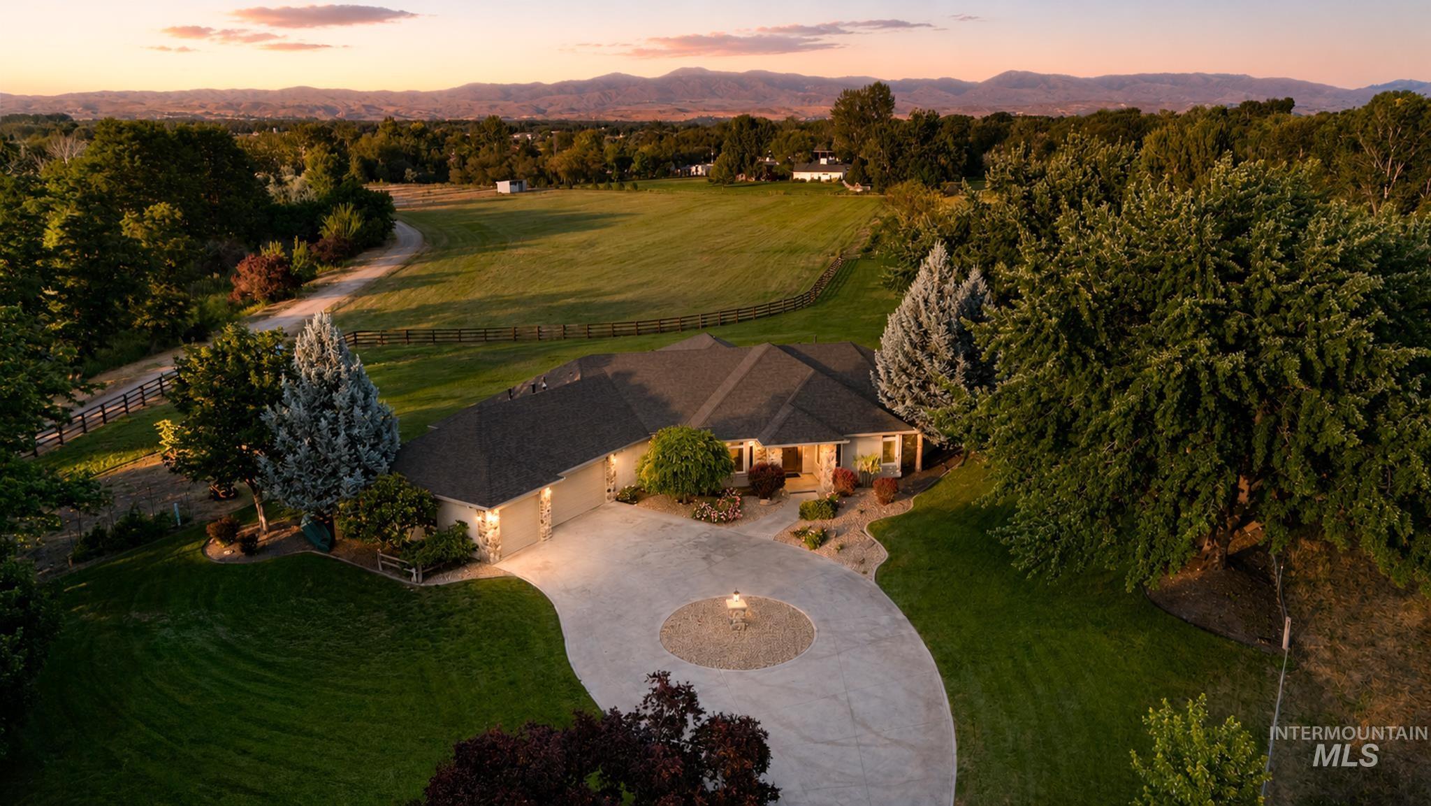 2050 S Artesian Rd, Eagle ID 83616