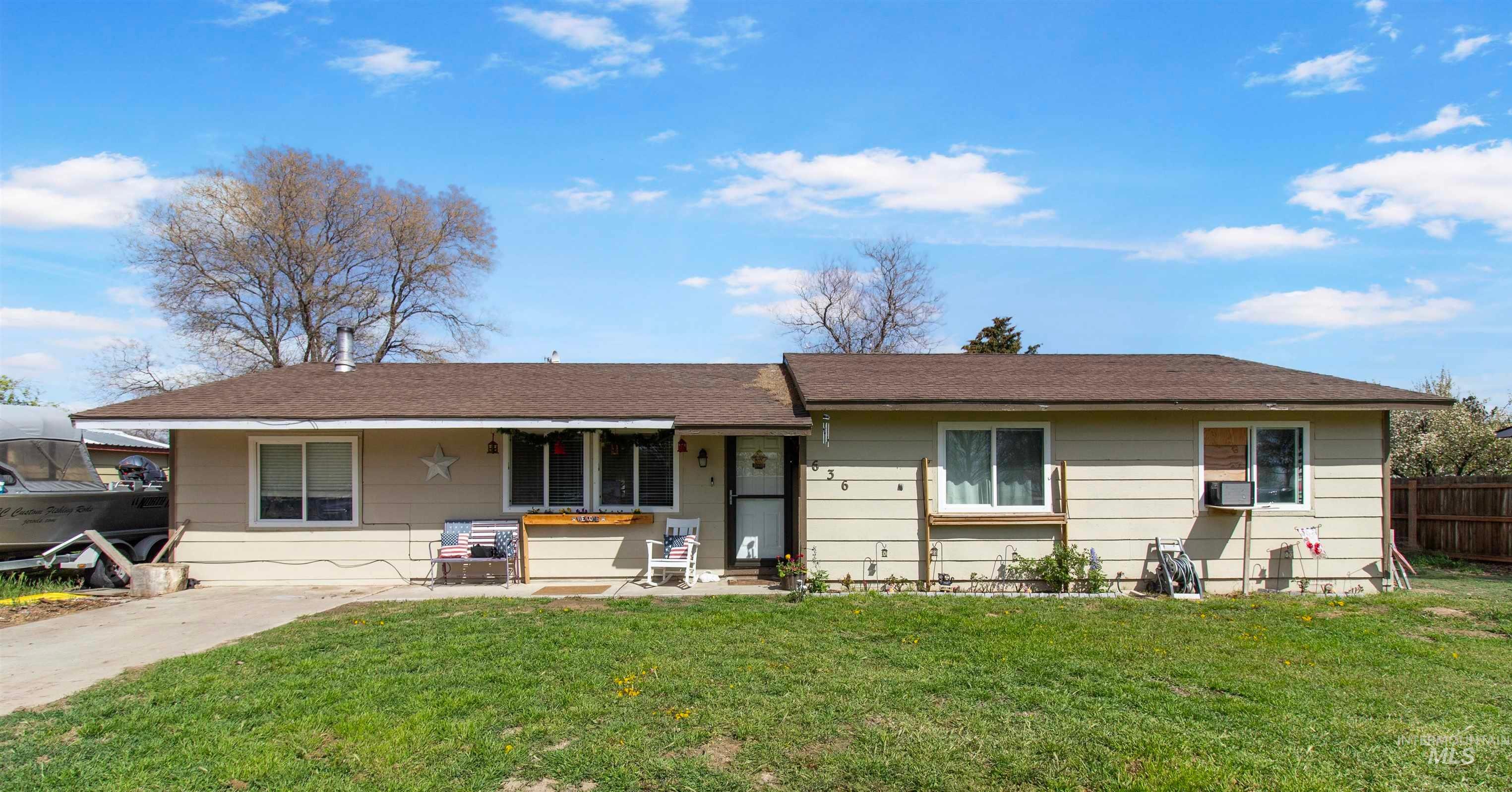 636 Main St N, Hansen ID 83334