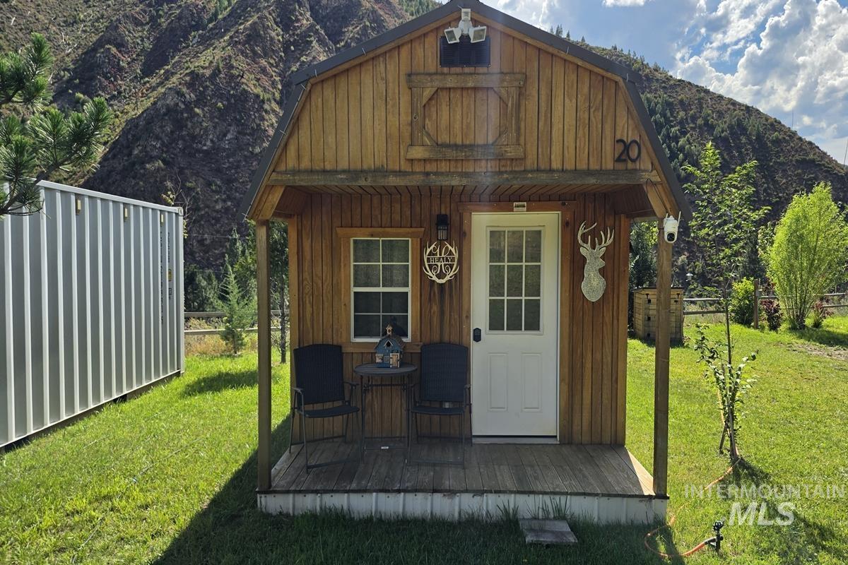 20 Sellman St, Lowman ID 83637