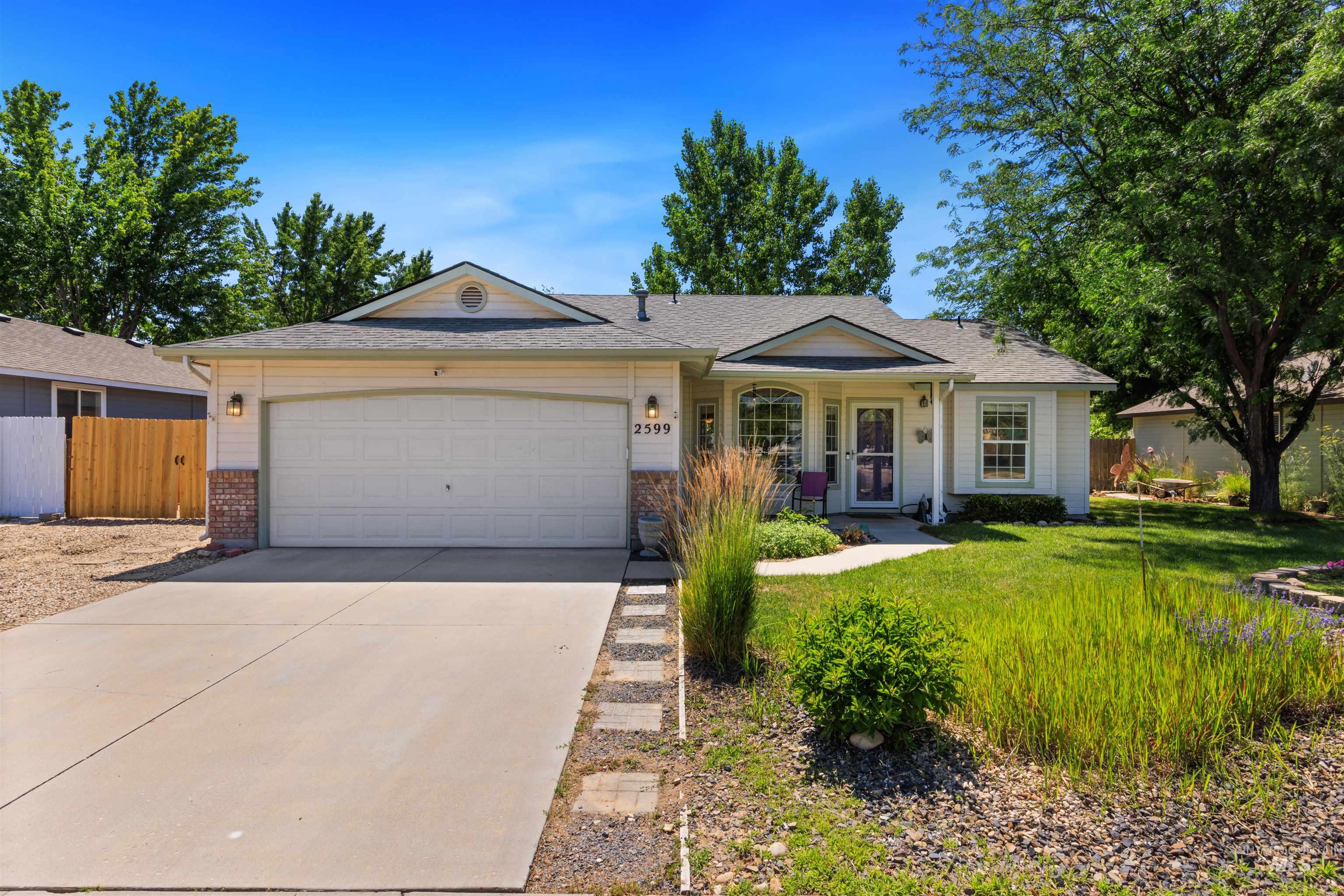 2599 N Old Stone Way, Meridian ID 83646
