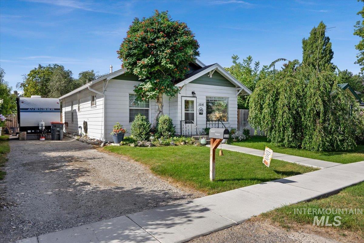 1216 10th Ave E, Twin Falls ID 83301