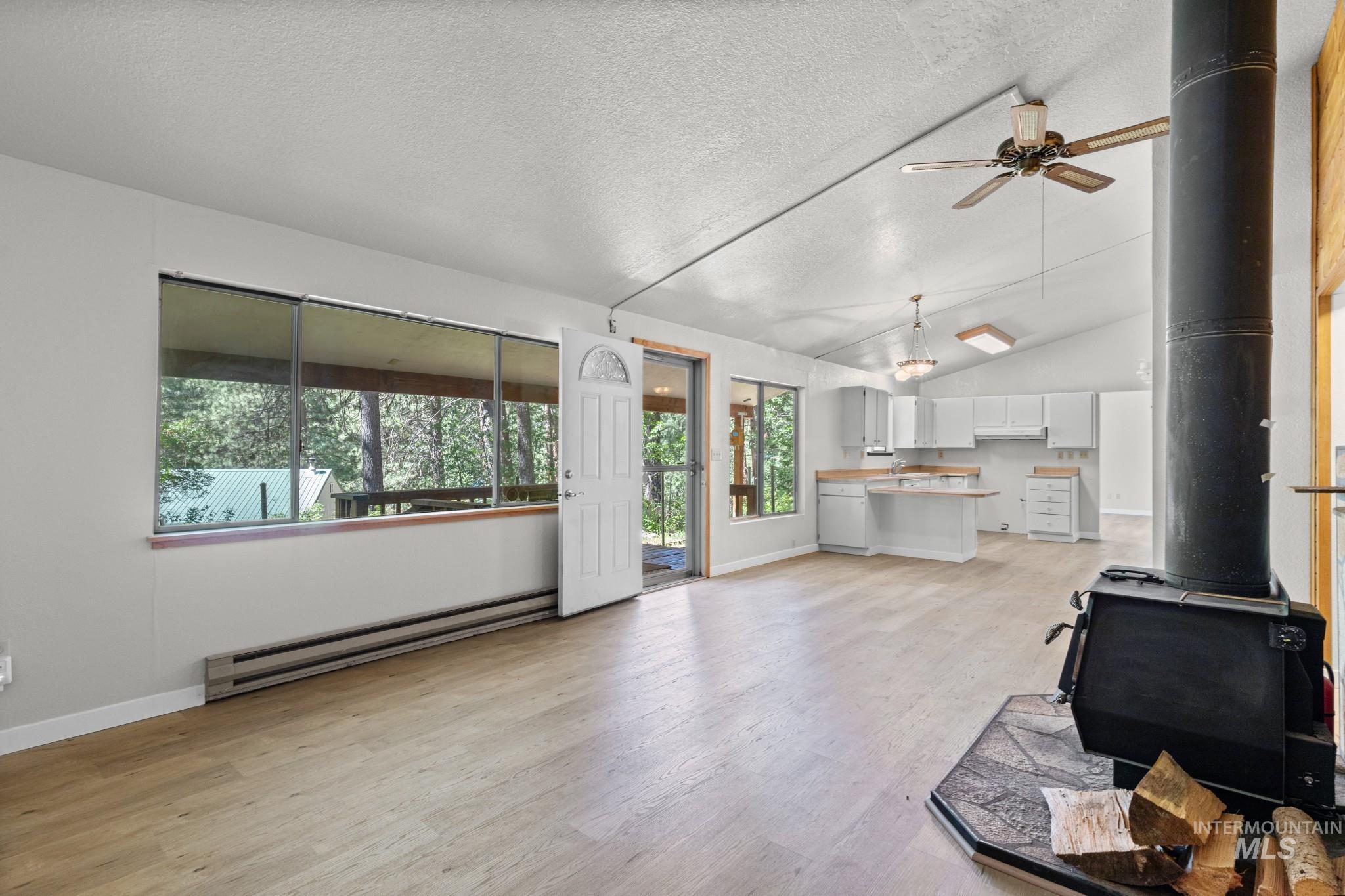 18 Hida Way, Lowman ID 83637