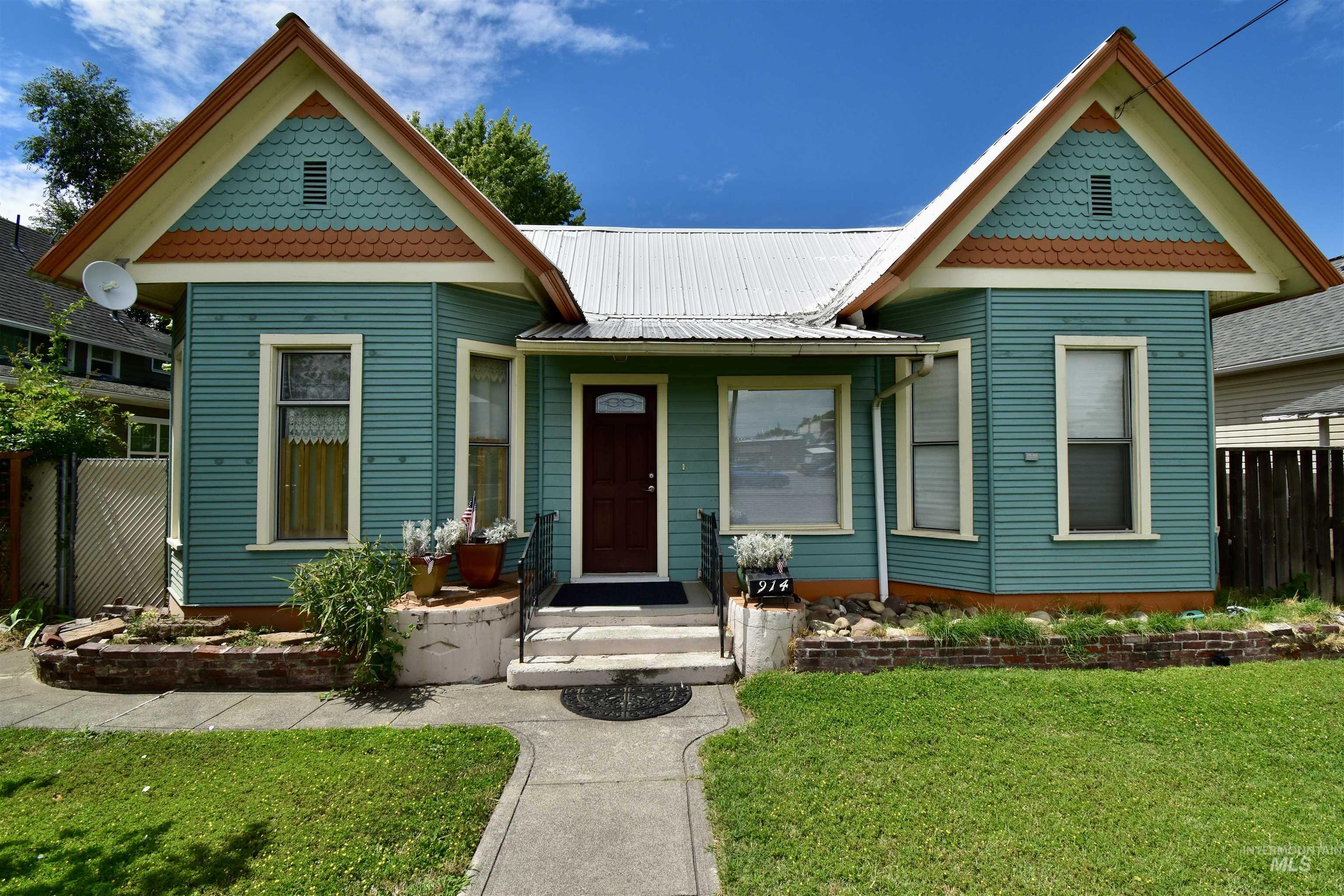 914 7th St, Clarkston WA 99403