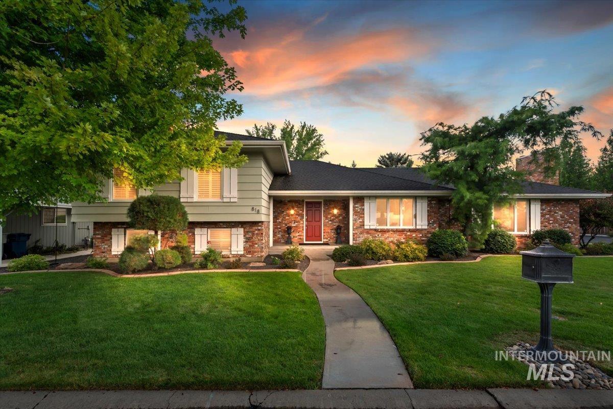 818 Winther Blvd, Nampa ID 83651