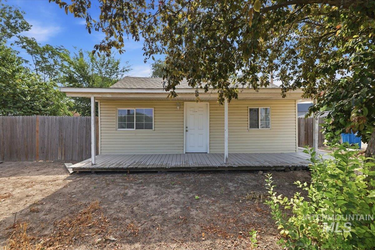 716 N 2nd Ave, Caldwell ID 83605