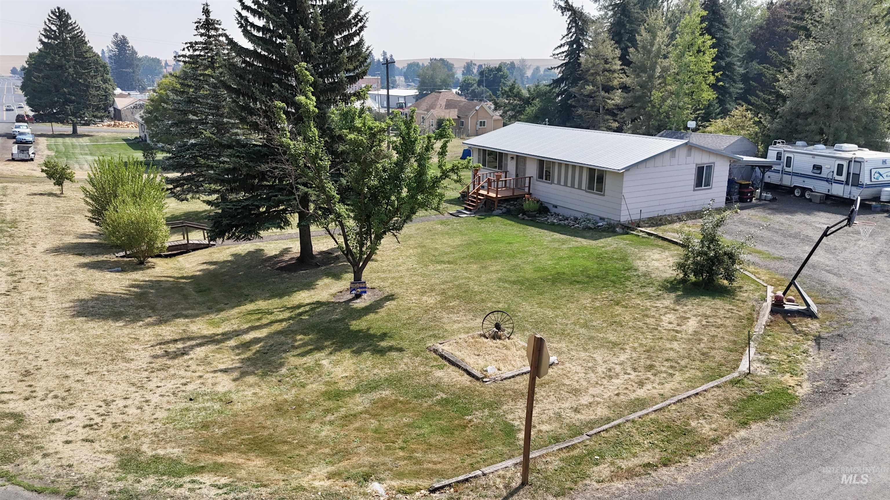810 4th Ave, Nezperce ID 83543