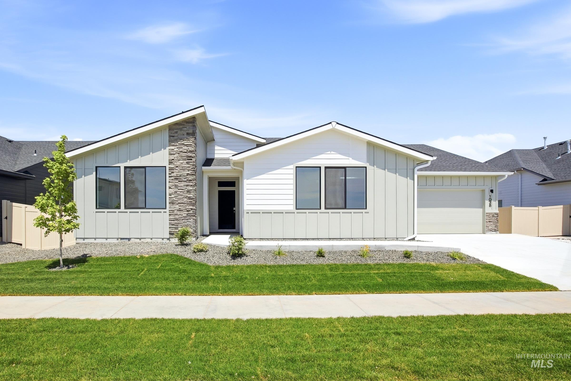 1038 W Cub River Dr, Meridian ID 83642