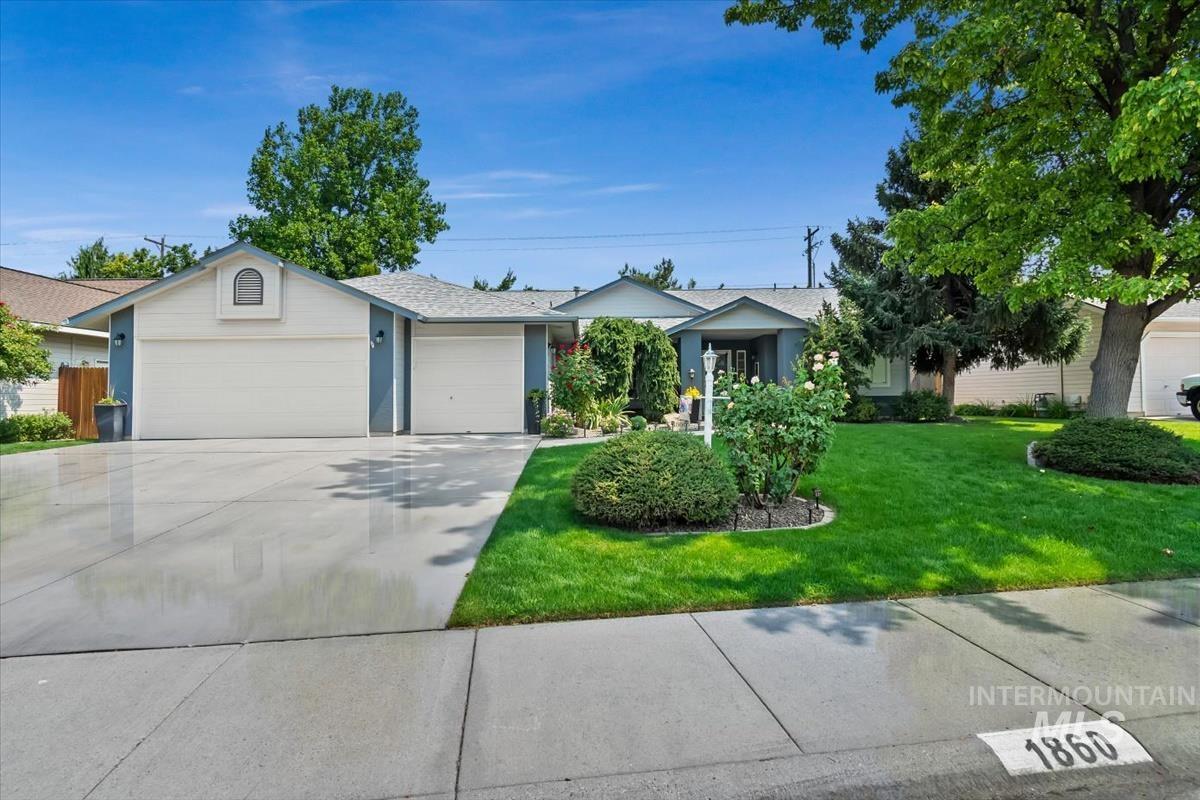 1860 N Aronmink Way, Meridian ID 83646