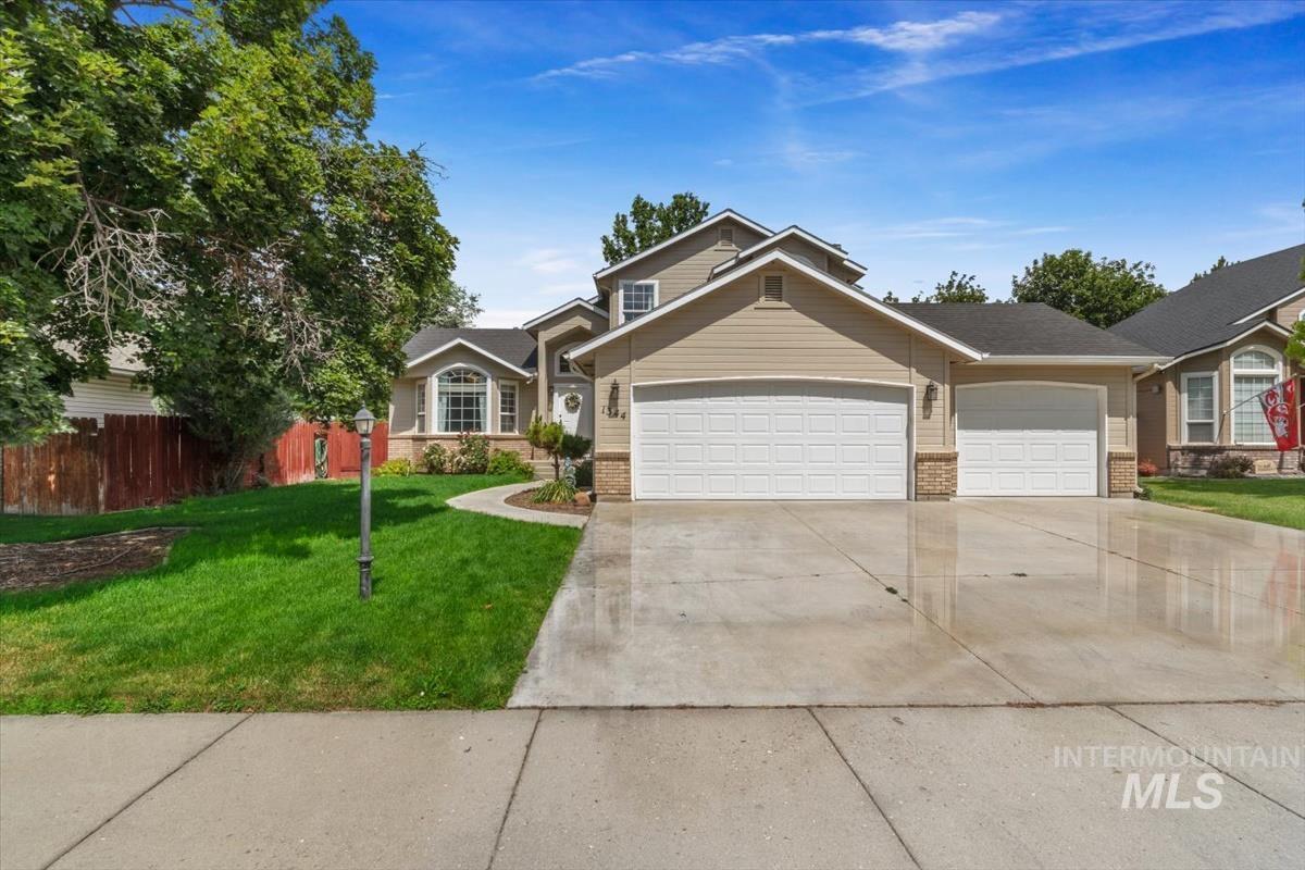 1344 N Crestmont Dr, Meridian ID 83642