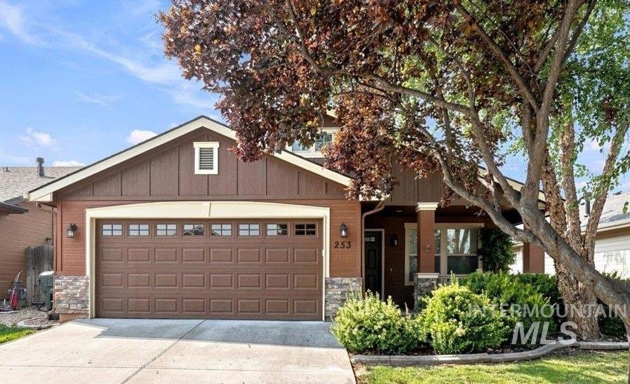 253 E Indian Rocks Ct, Meridian ID 83646
