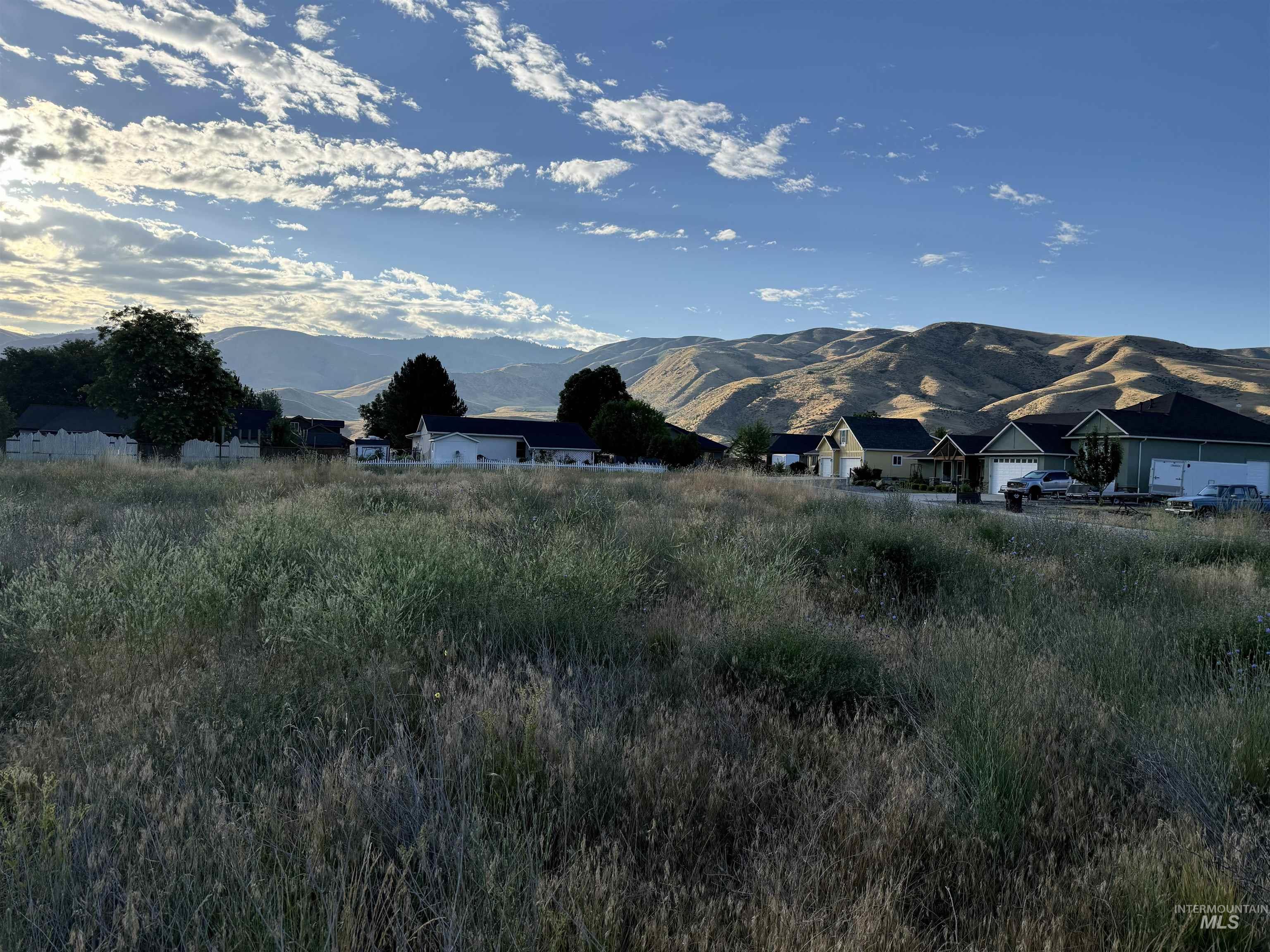 111 S Riverside, Horseshoe Bend ID 83629