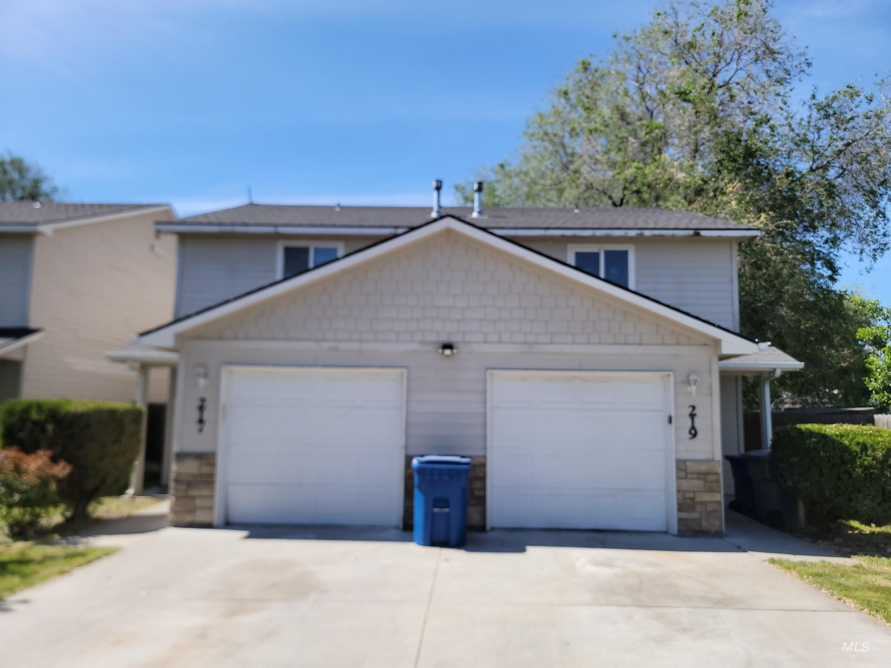 217 & 219 20th Ave N, Nampa ID 83687