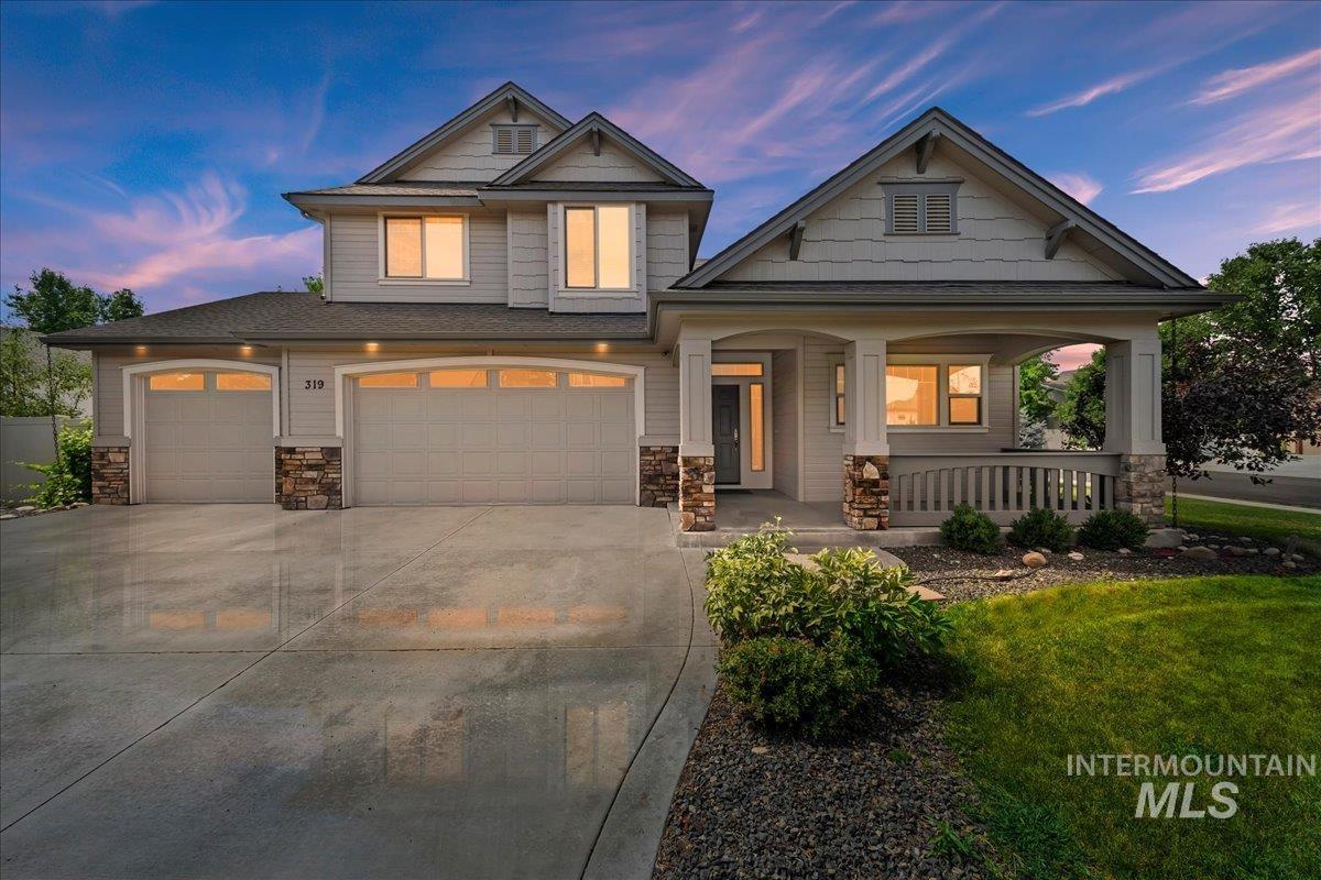 319 S Burgundy  Way, Star ID 83669