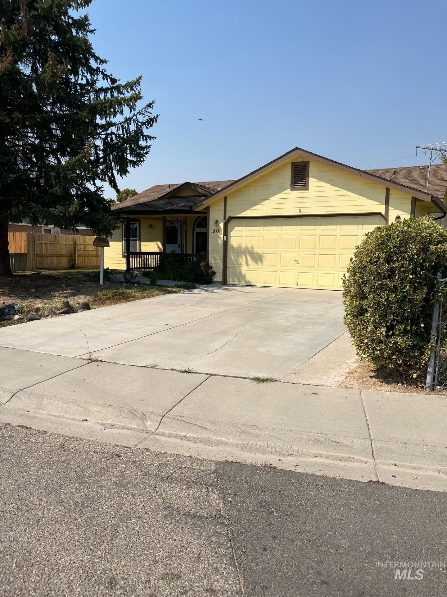1801 Silver Dr, Nampa ID 83686