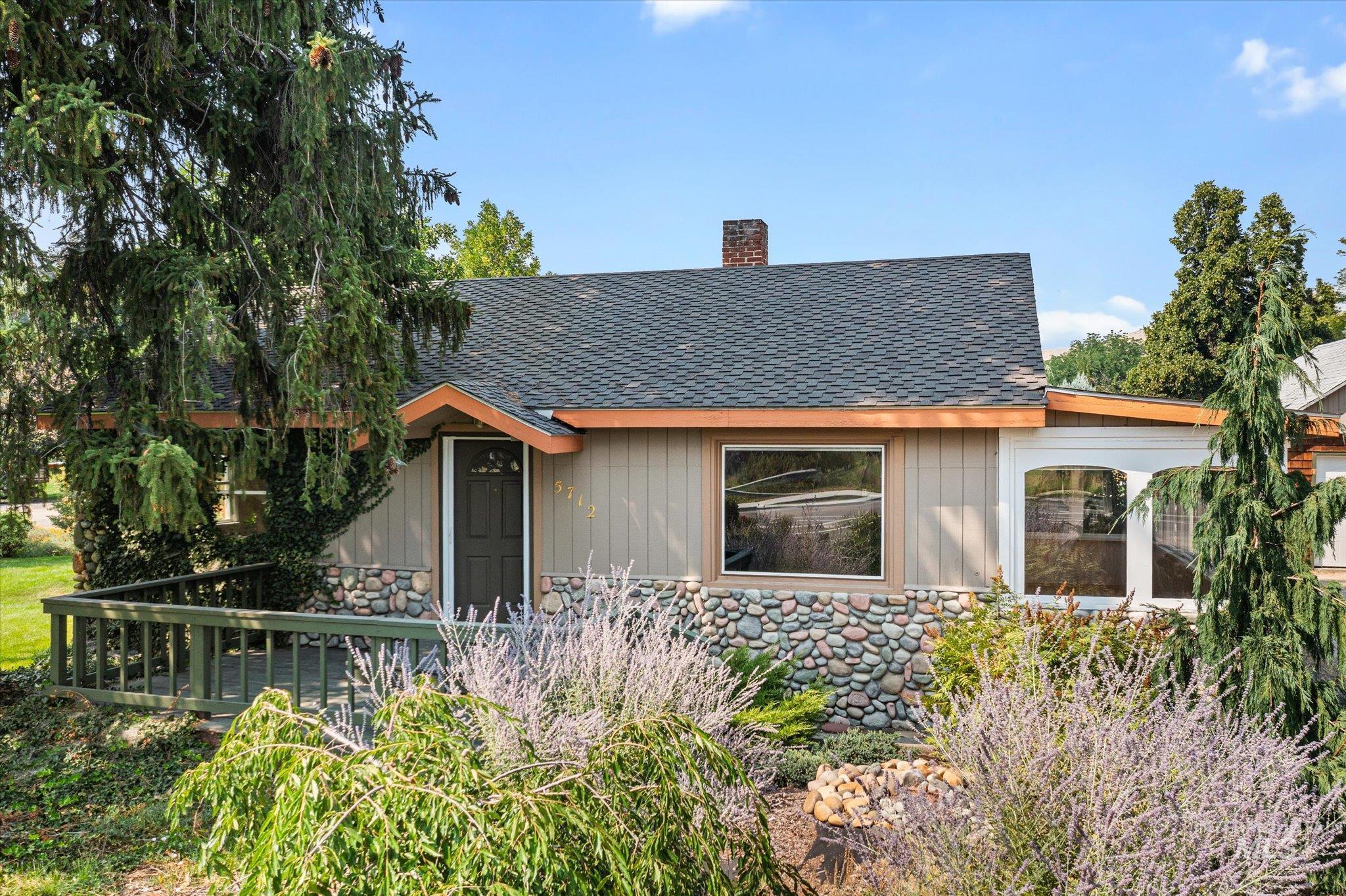 5712 W Castle Drive, Boise ID 83703