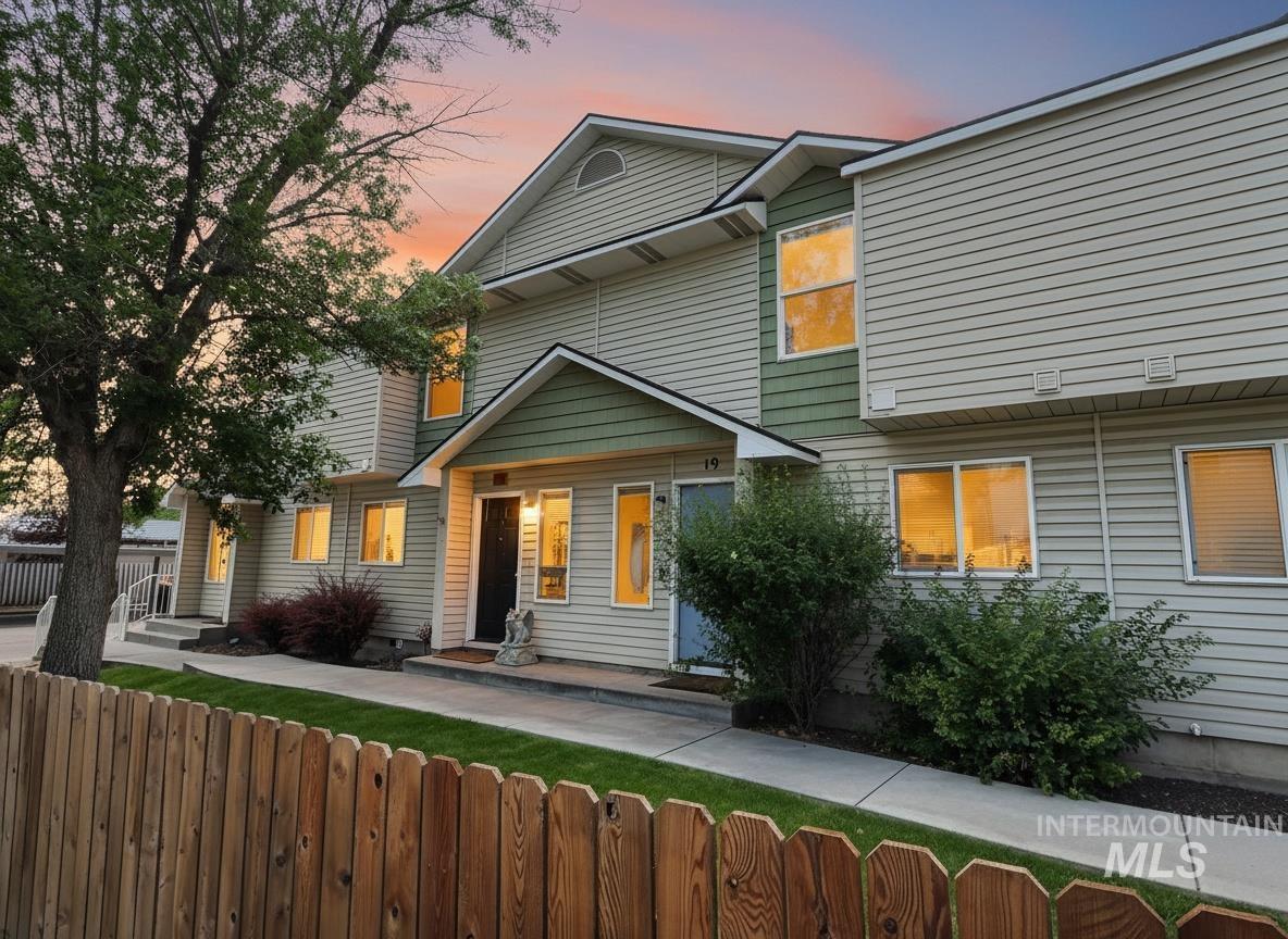 19 E King St, Meridian ID 83642