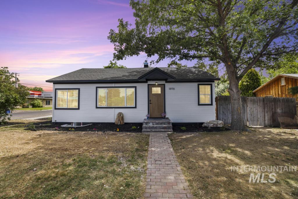 1898 Sigrid Ave, Twin Falls ID 83301