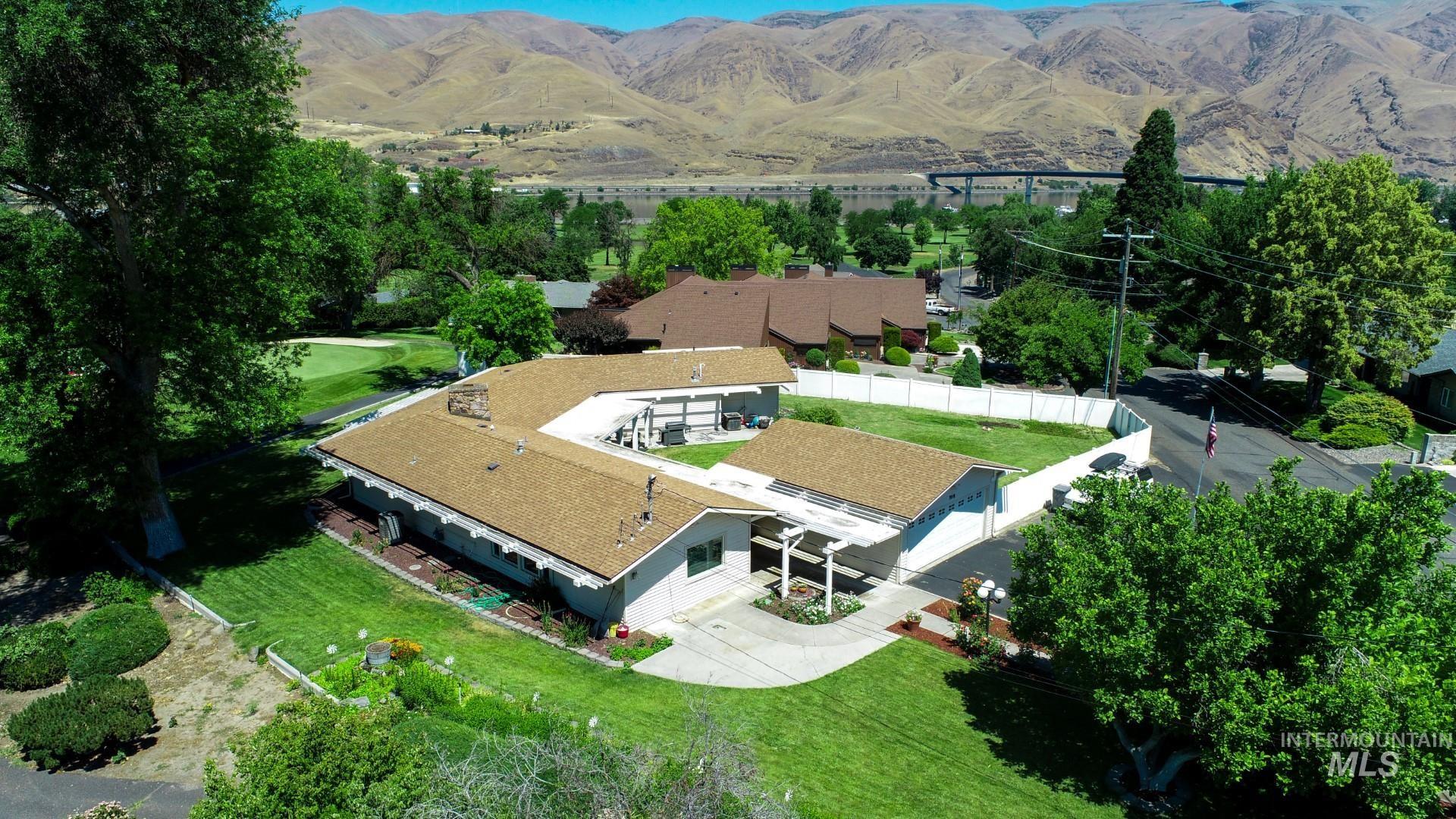 708 16th St, Clarkston WA 99403