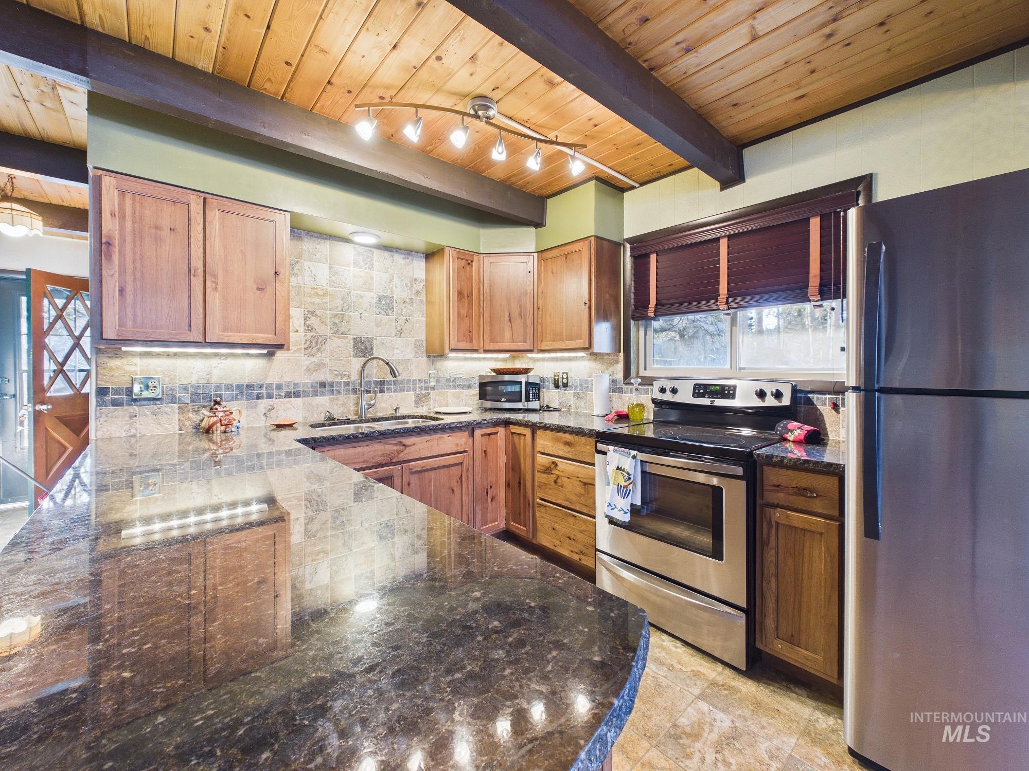 4 Lem Ct, High Valley ID 83611