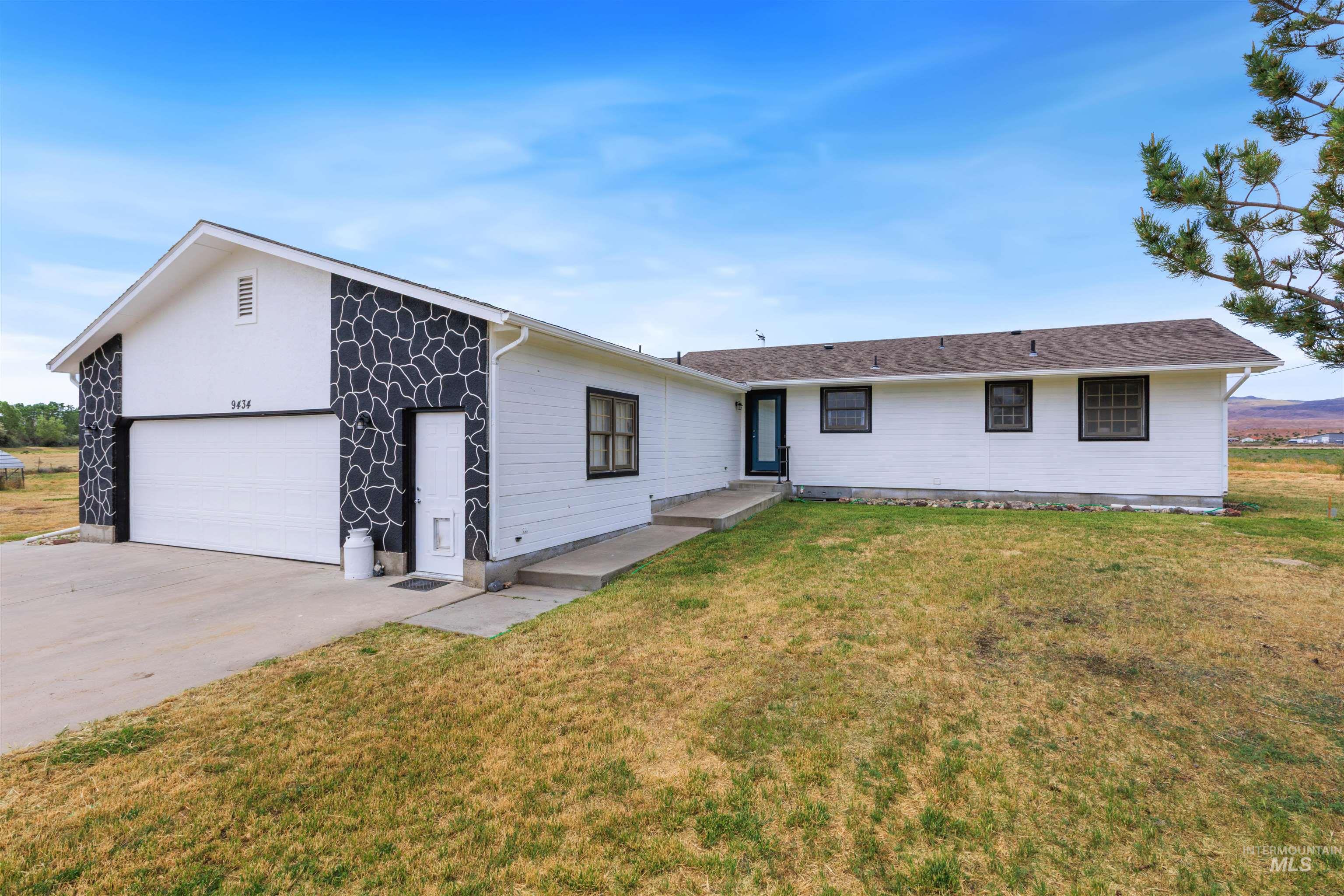 9434 Bonanza Ln, Melba ID 83641