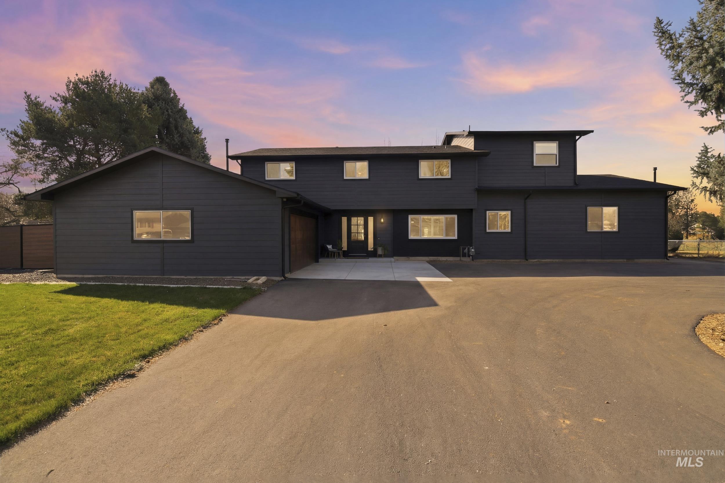 10325 W Roan Meadows Dr, Boise ID 83709