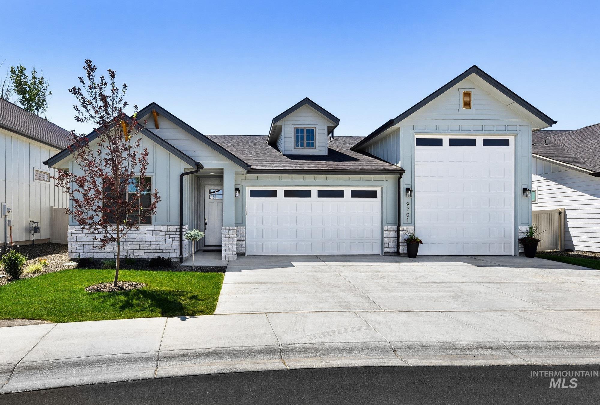 9701 W Snow Wolf Ln, Star ID 83669