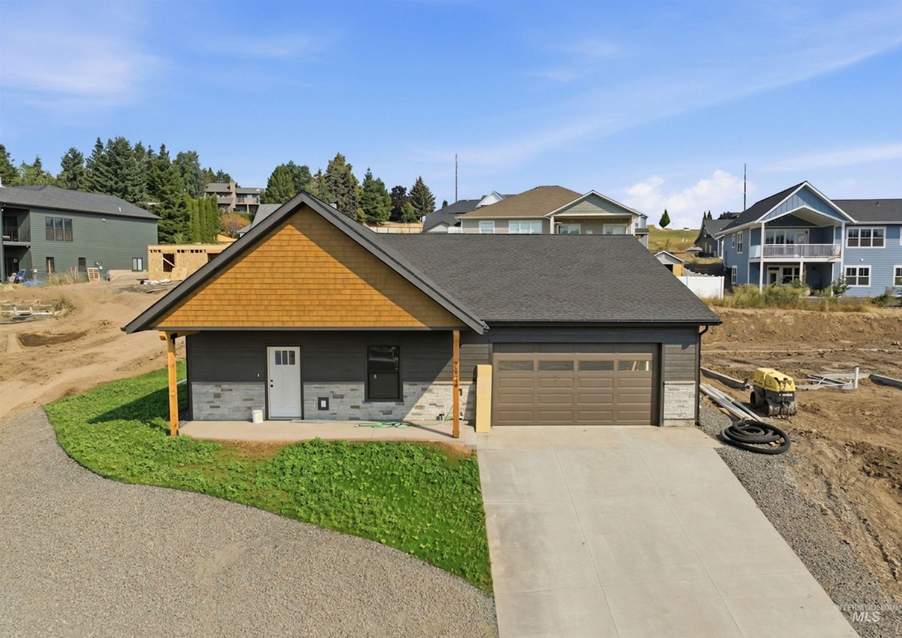 2824 Cyprus Court, Moscow ID 83843