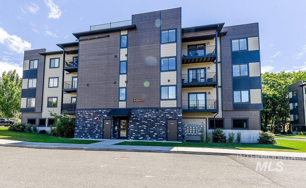 103 N Almon #102, Moscow ID 83843