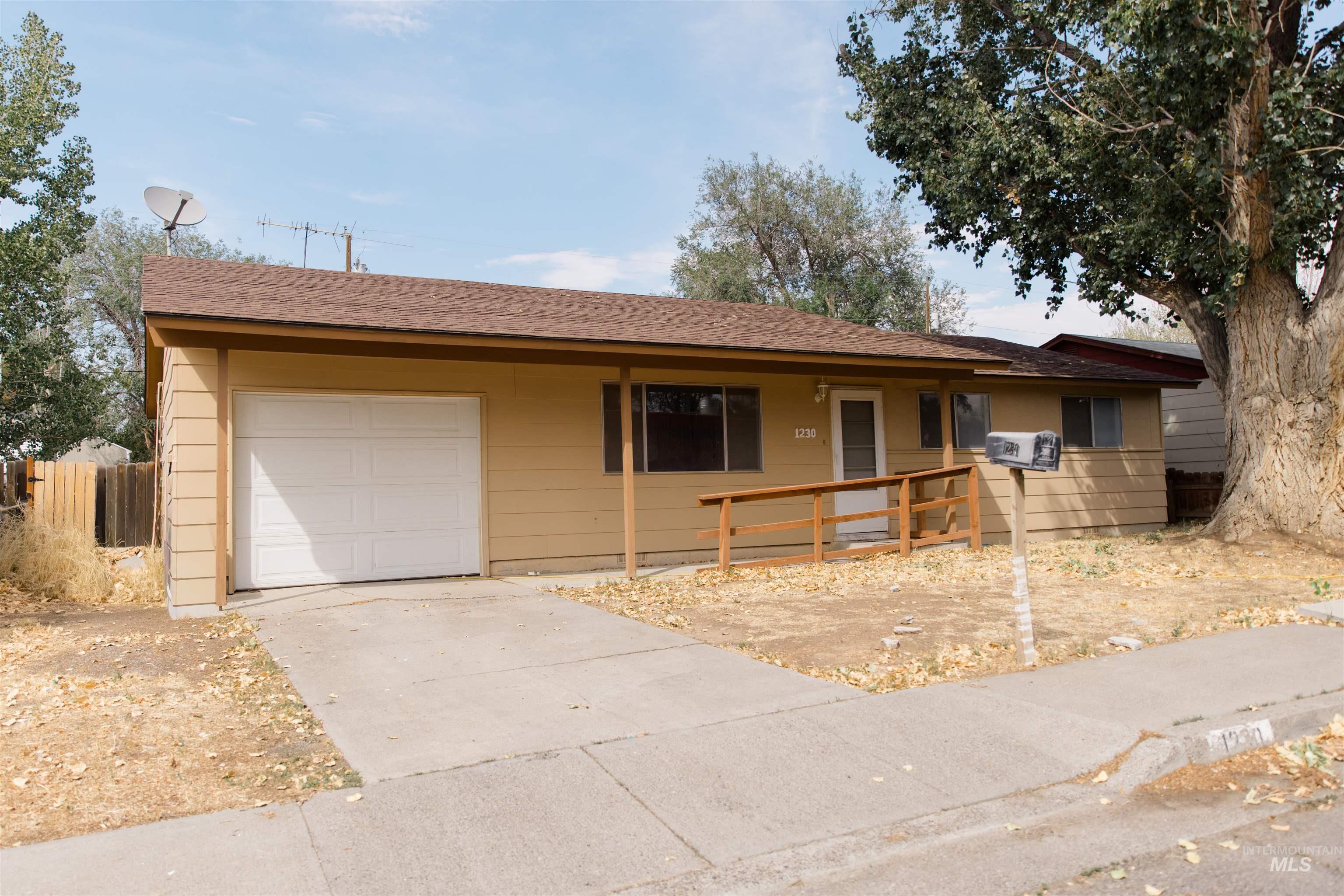 1230 E 17 N, Mountain Home ID 83647
