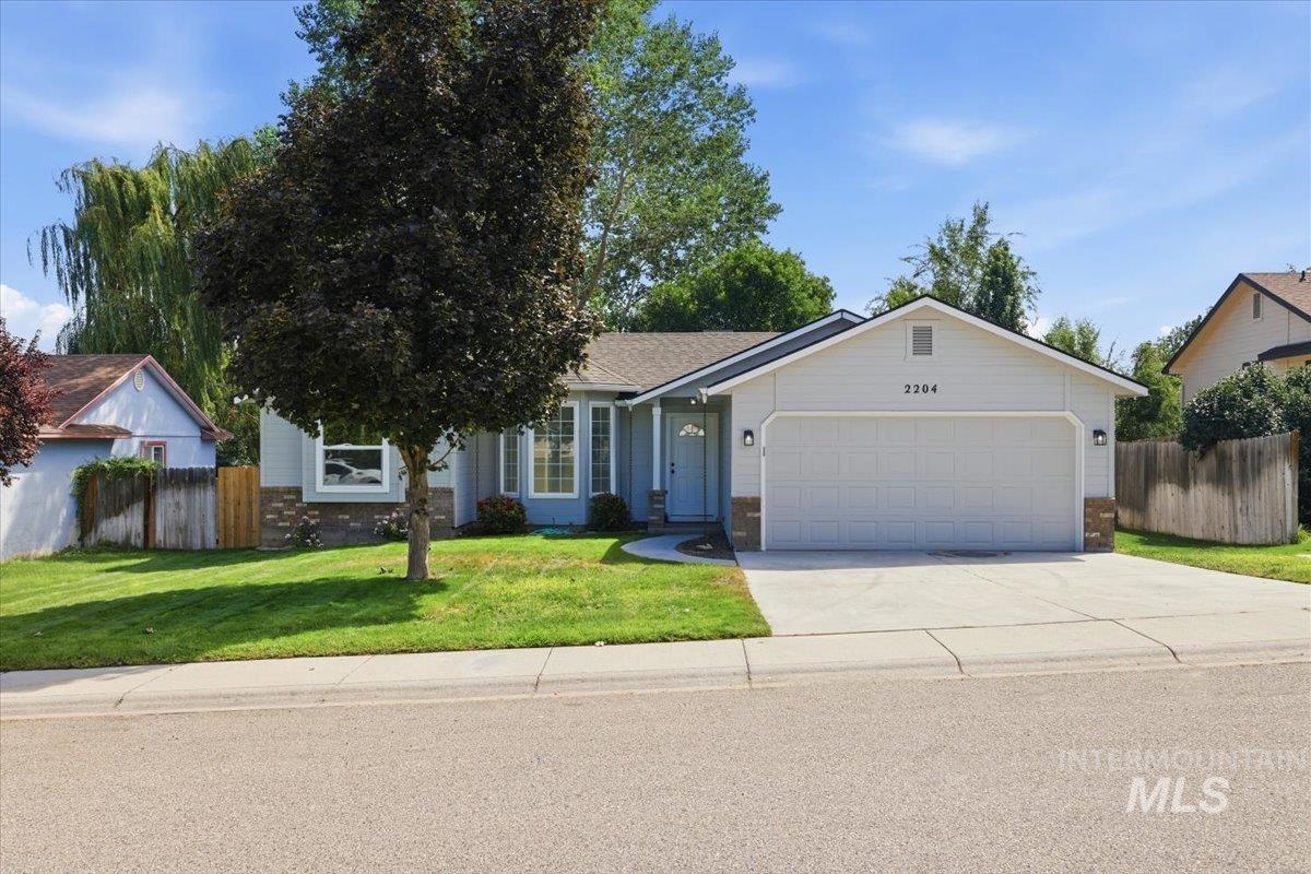 2204 S Ivy Street, Nampa ID 83686