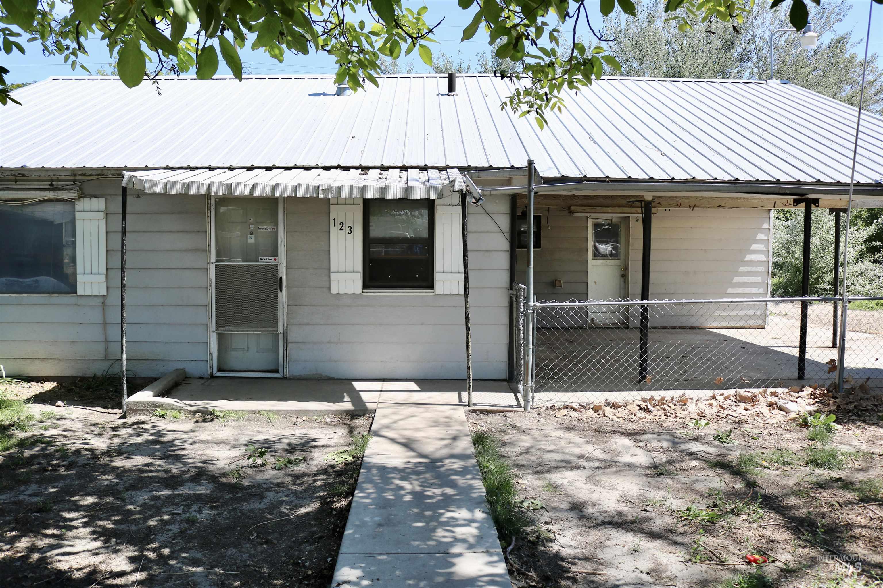 123 Ithaca, Caldwell ID 83605
