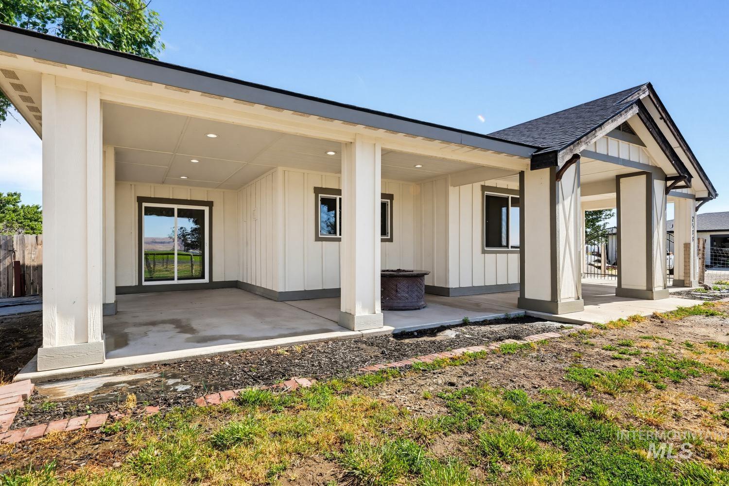 2588 Market Rd, Homedale ID 83628